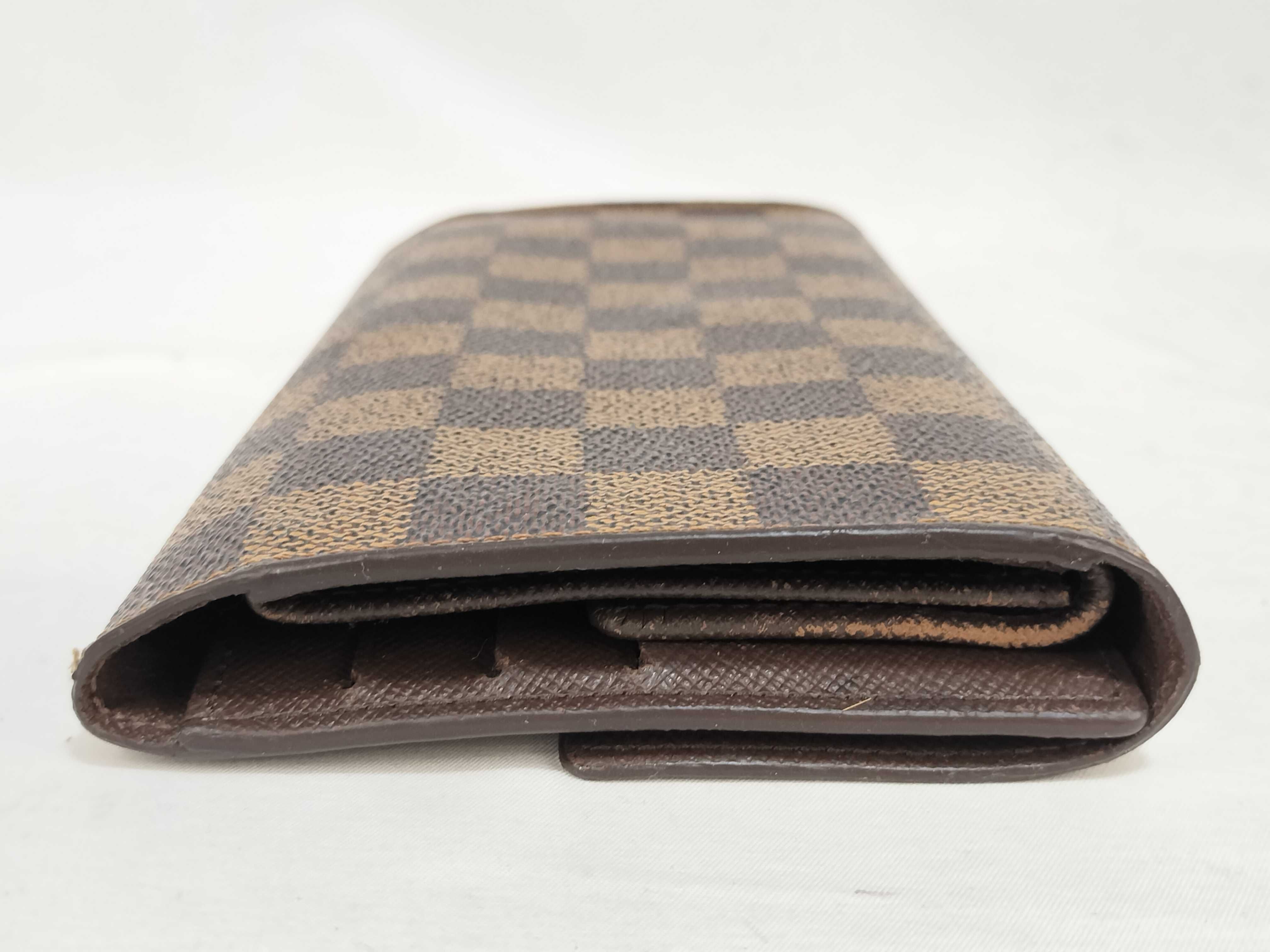 Damier Louis Vuitton Damier Portefeuille International Wallet — view 5