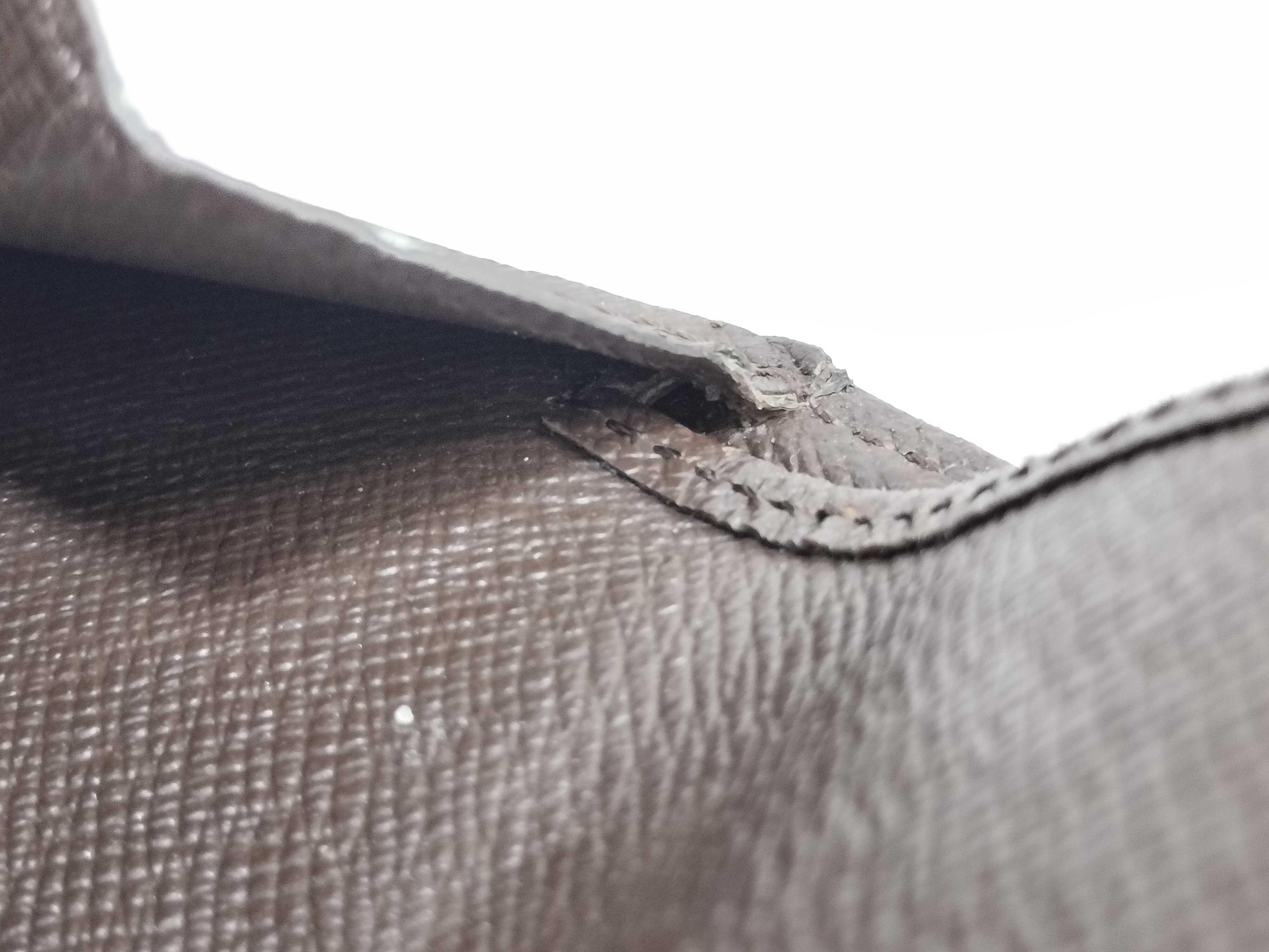 Damier Louis Vuitton Damier Portefeuille International Wallet — view 8