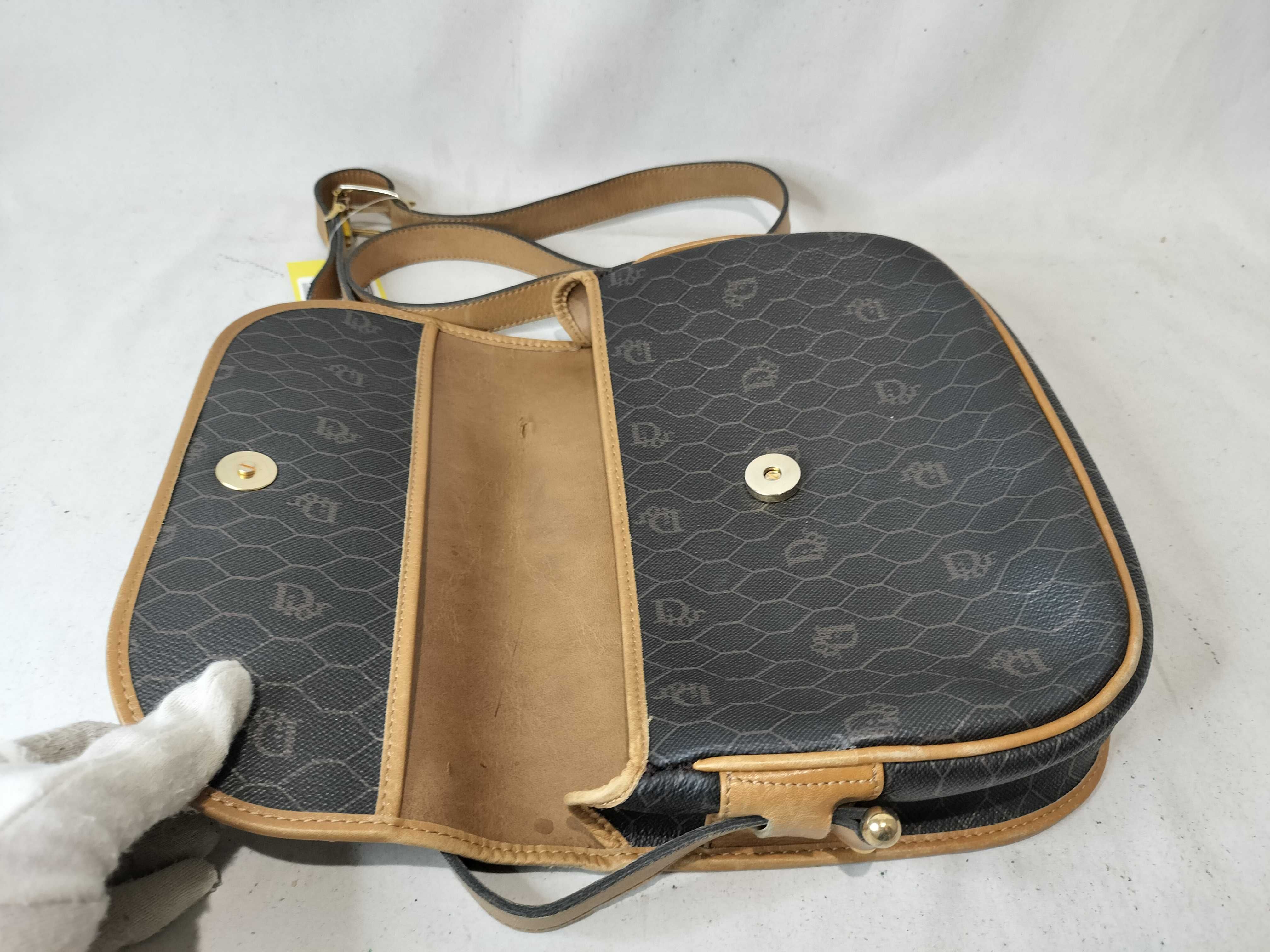 Honeycomb Shoulder Bag — view 9