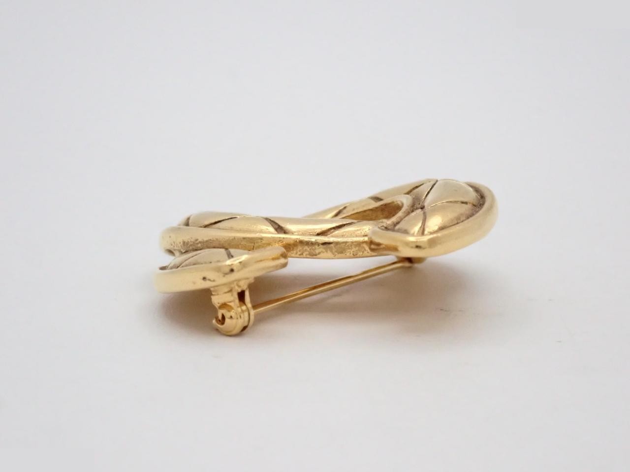 brooch — view 3