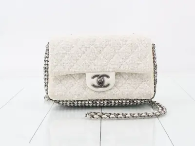 Matelassé Pile Chain Shoulder Bag