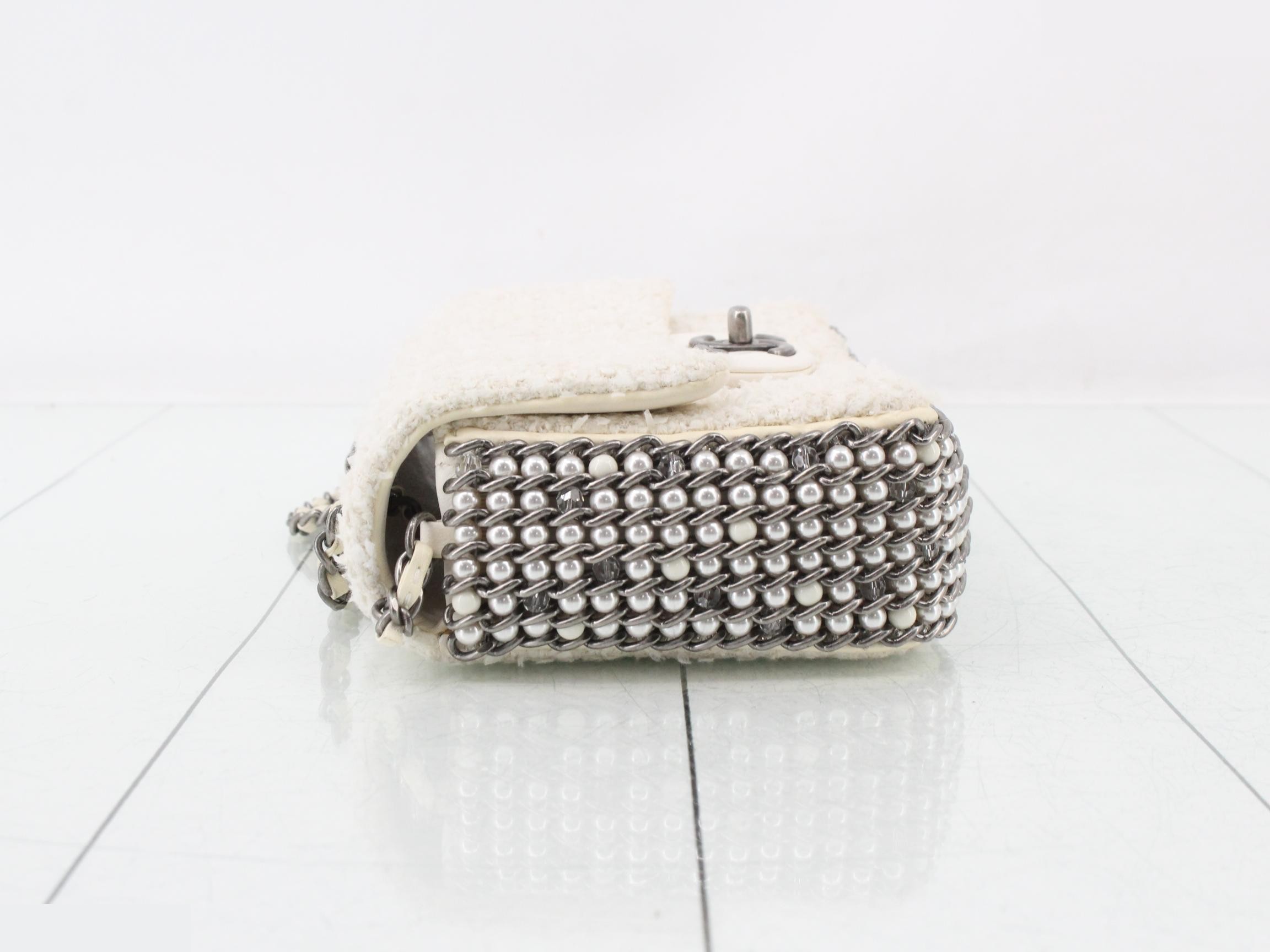 Matelassé Pile Chain Shoulder Bag — view 4