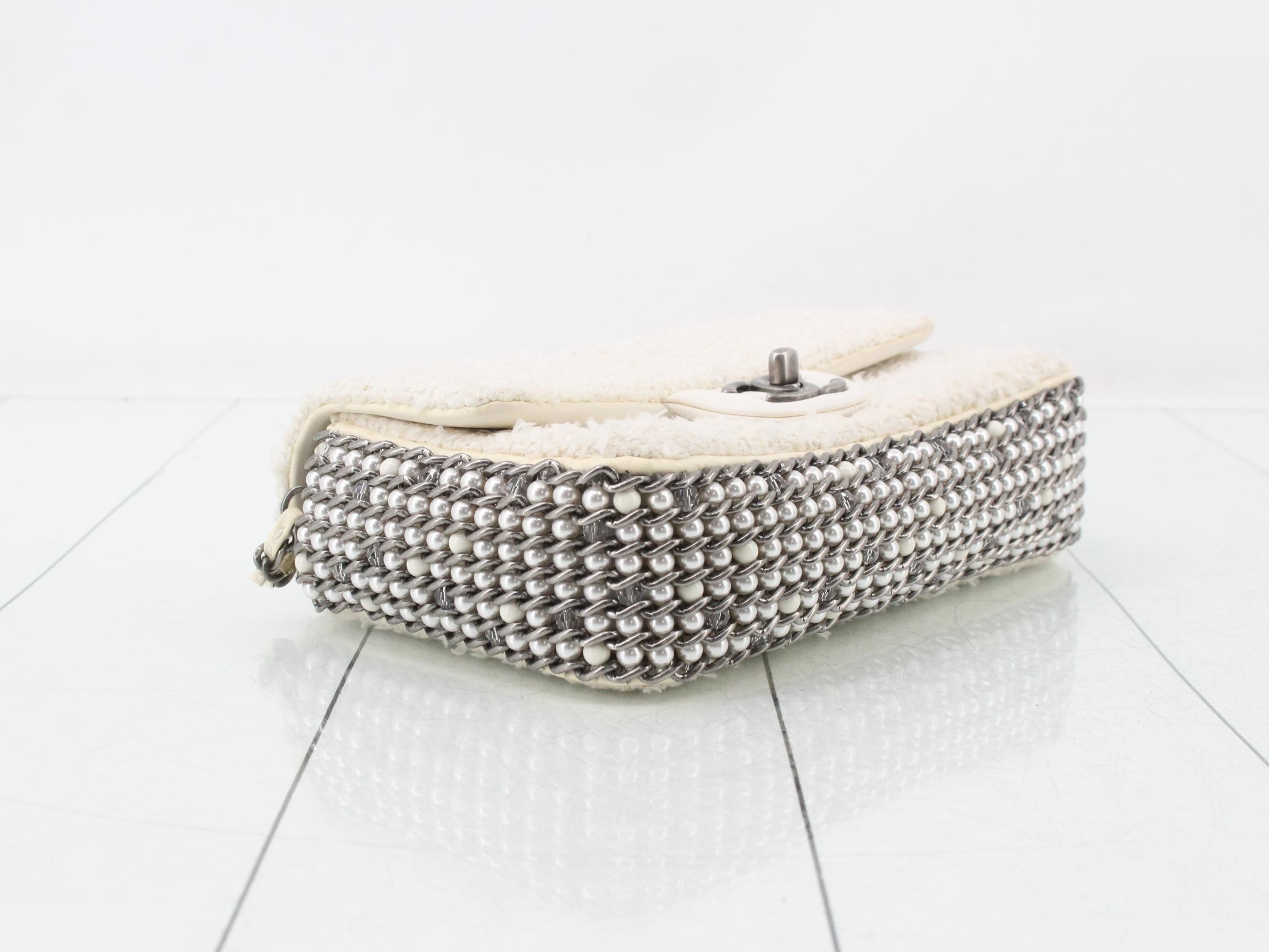 Matelassé Pile Chain Shoulder Bag — view 5