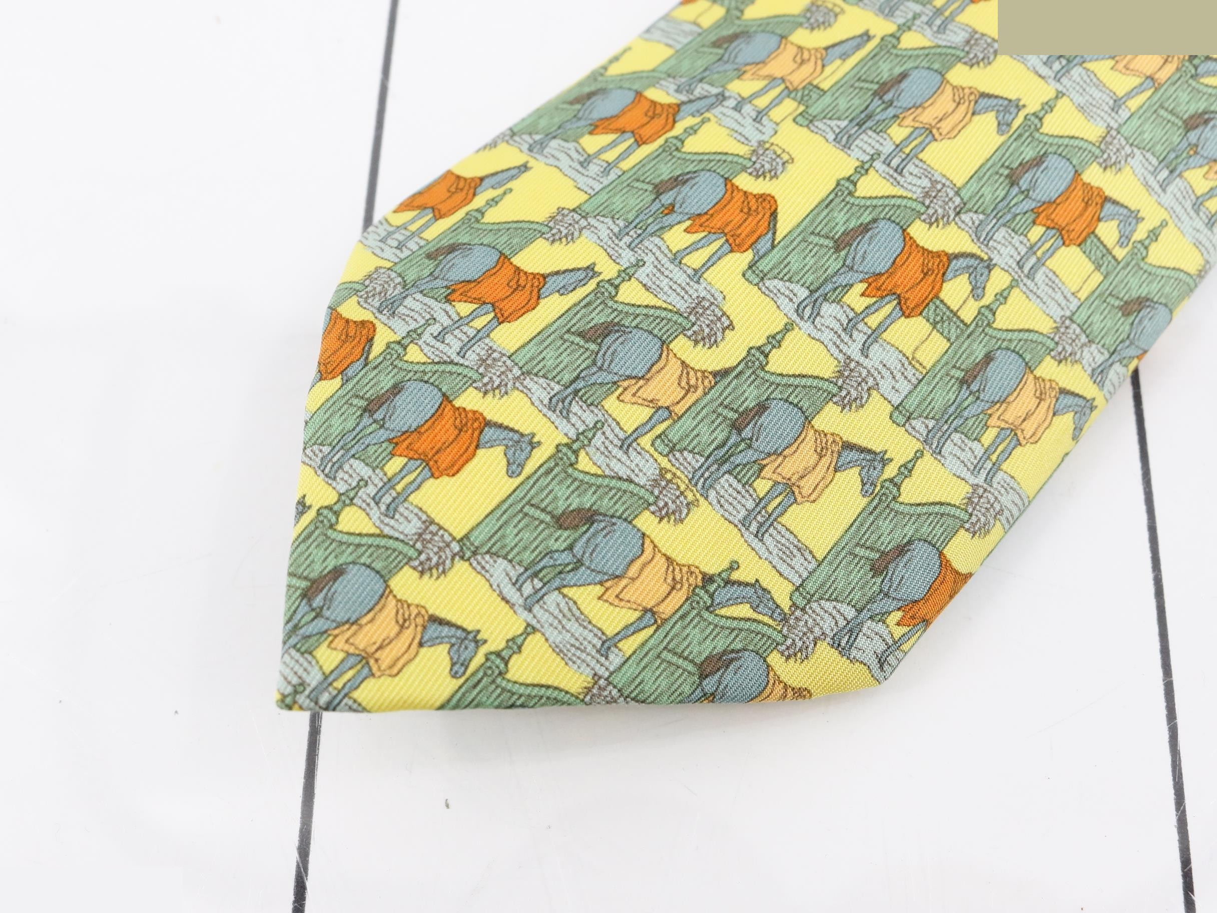 necktie - horse — view 3