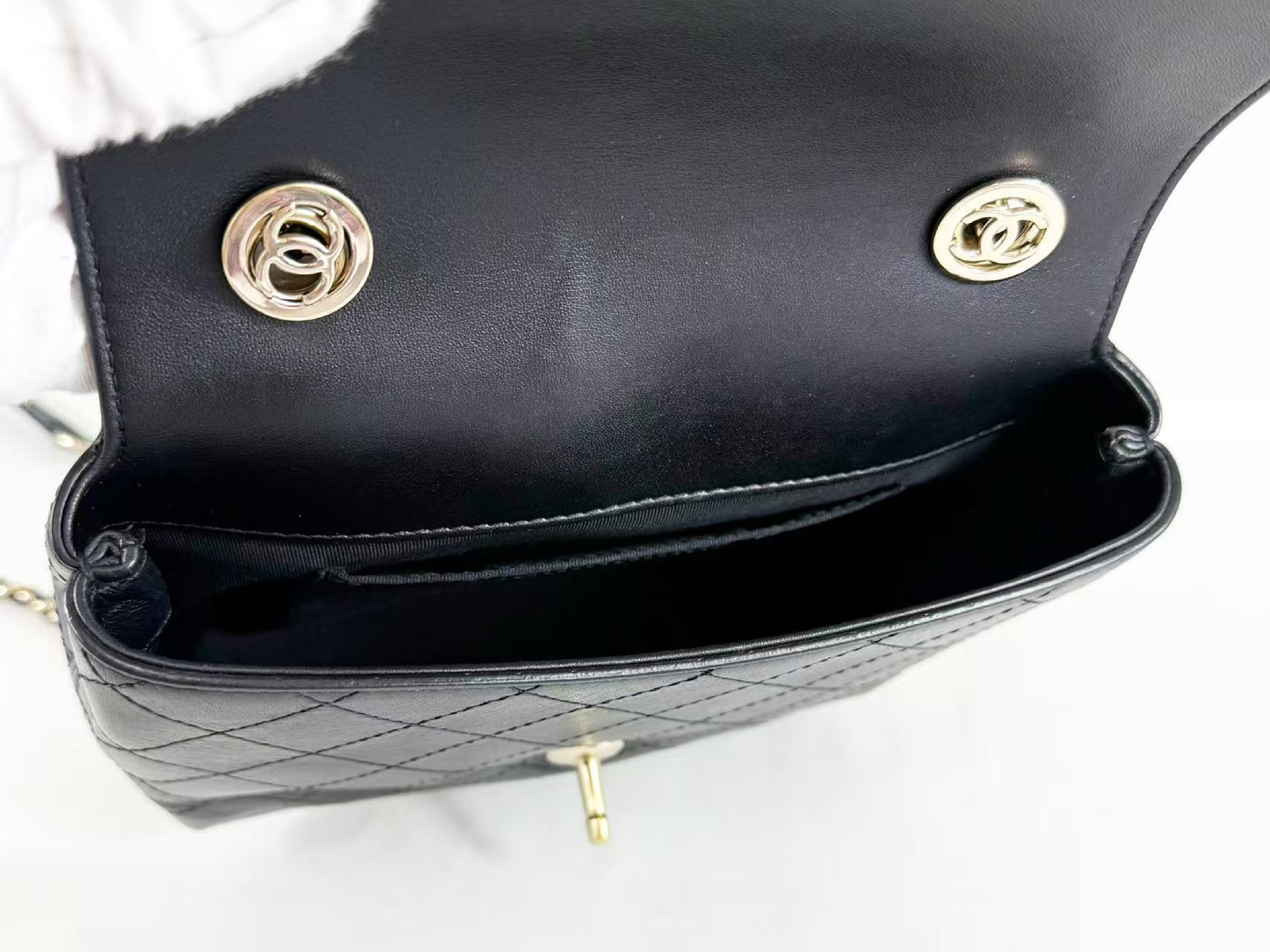 Black Matelassé Shoulder Bag, W19/H16/D4.5cm (approx.), serial number in the 27 range, with dust bag and seal, gold hardware, 27864295. — view 13