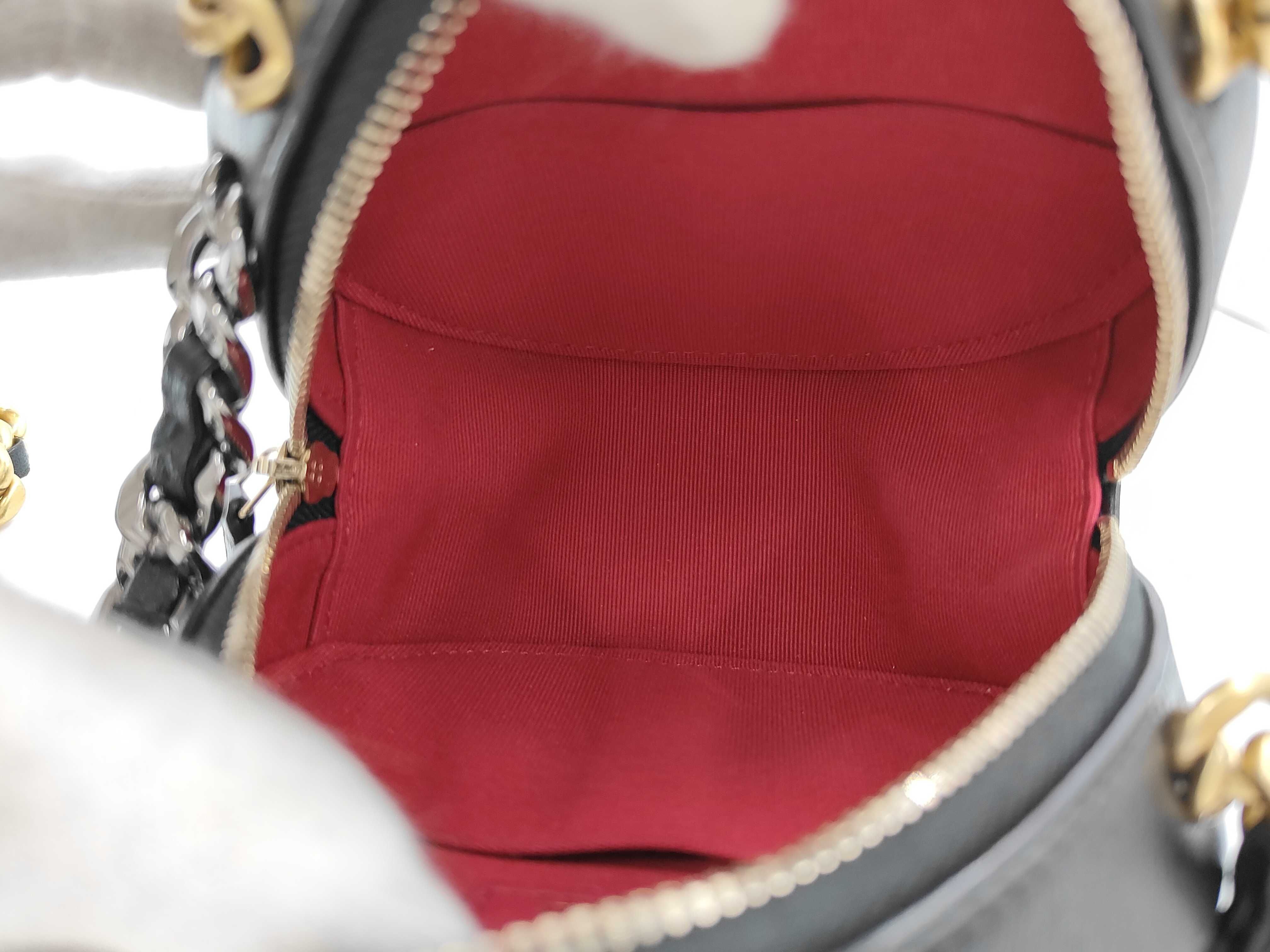 19 Round Chain Shoulder Bag — view 9