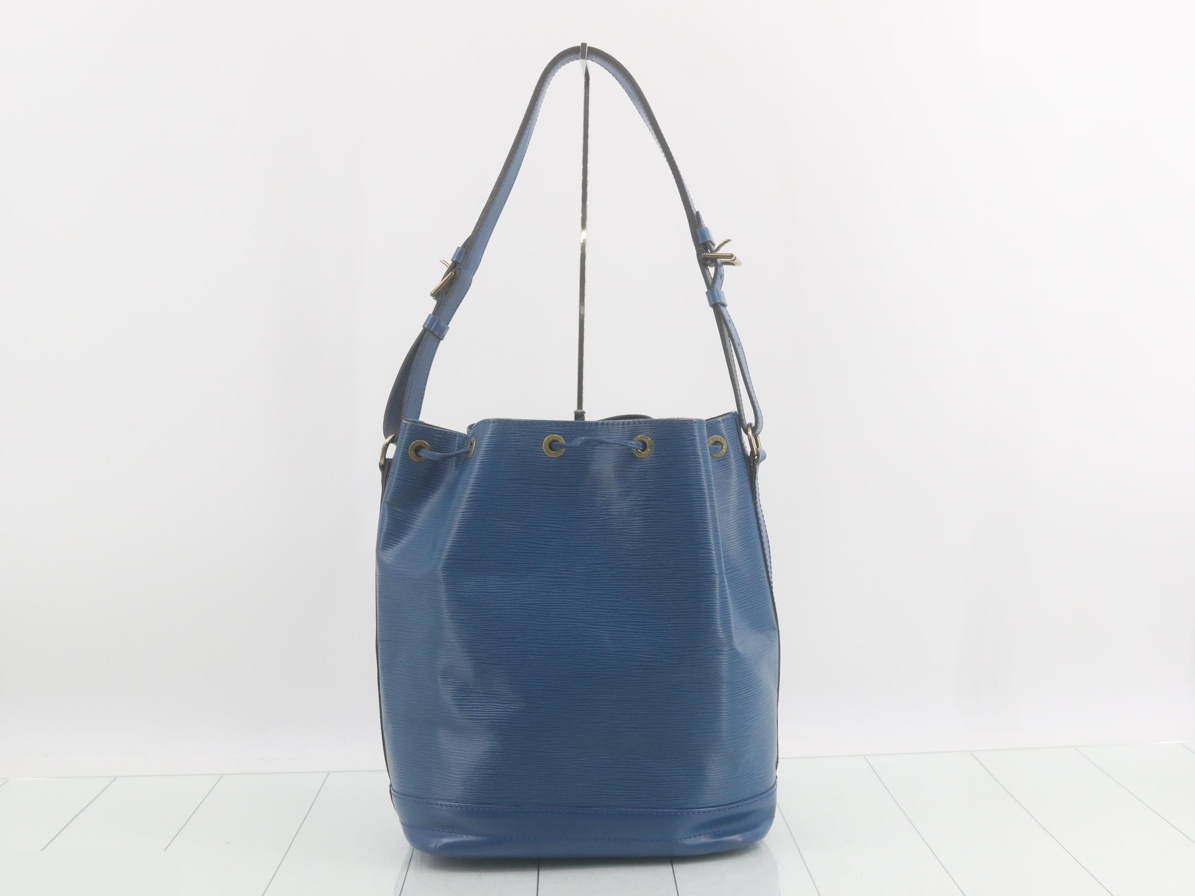 Noé Toledo Blue — view 2