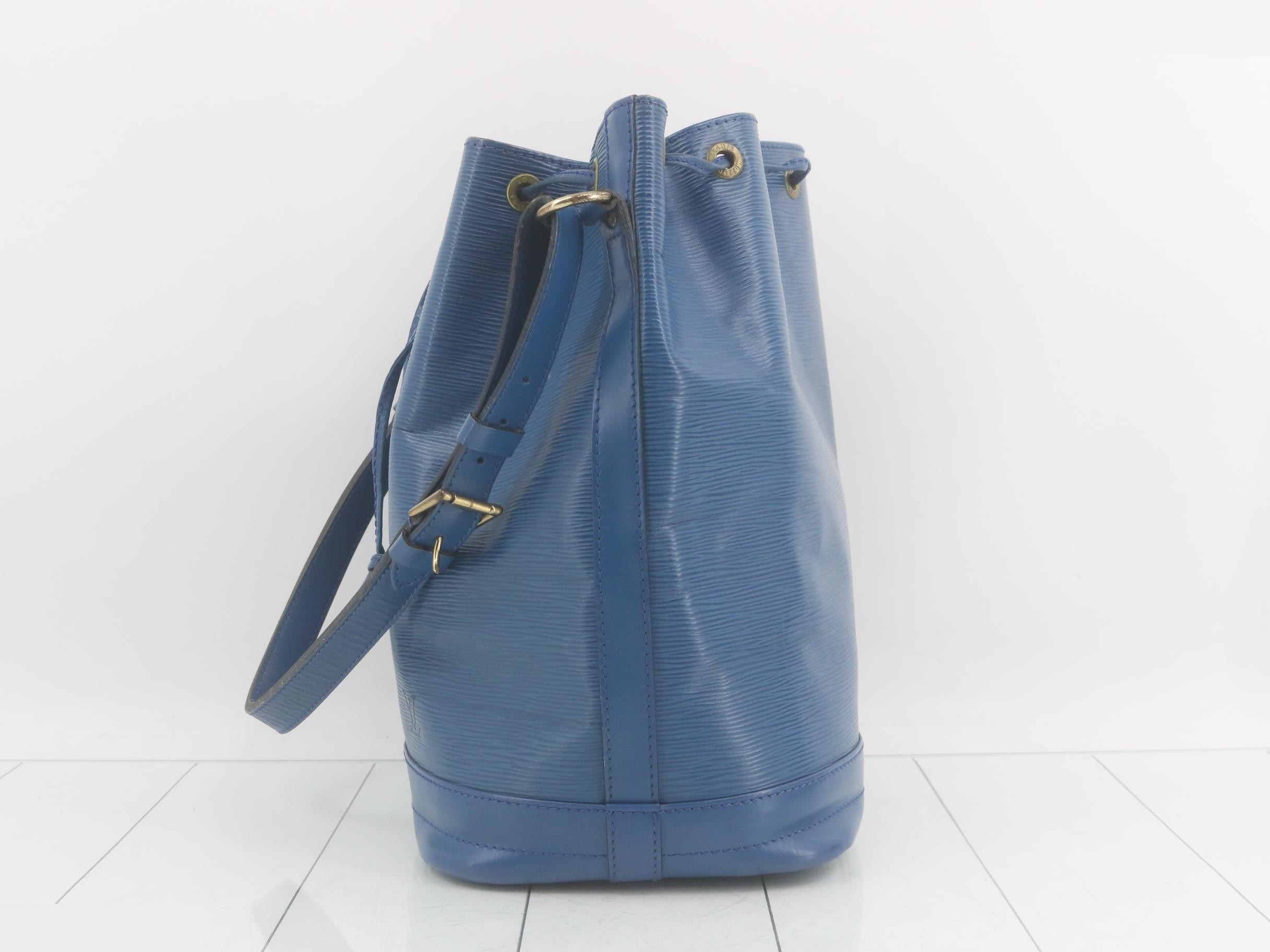 Noé Toledo Blue — view 3