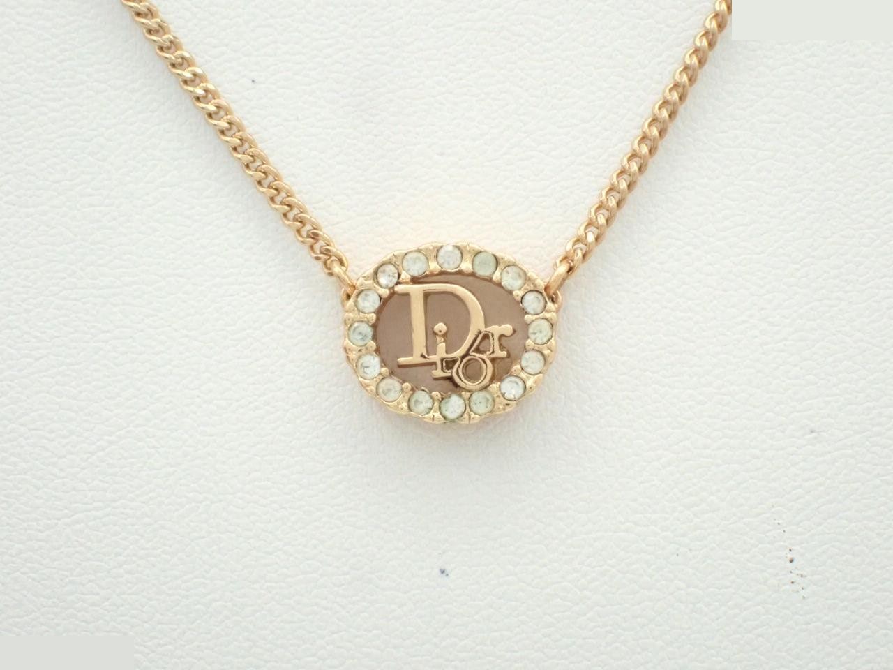 Gold necklace, chain approximately 44cm