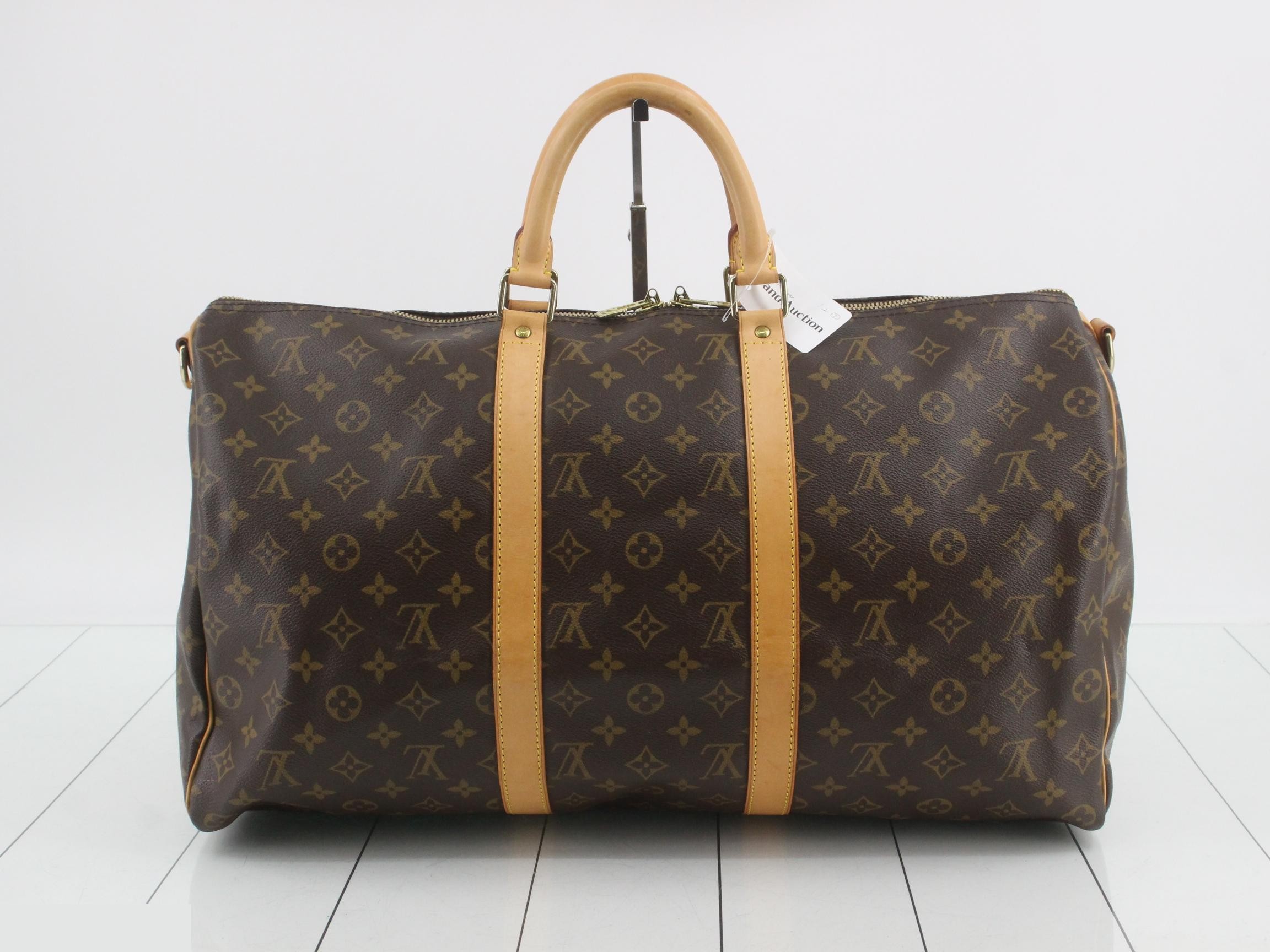Keepall Bandoulière 50 FL0073 - Includes strap, handle, name tag, and key. — view 2