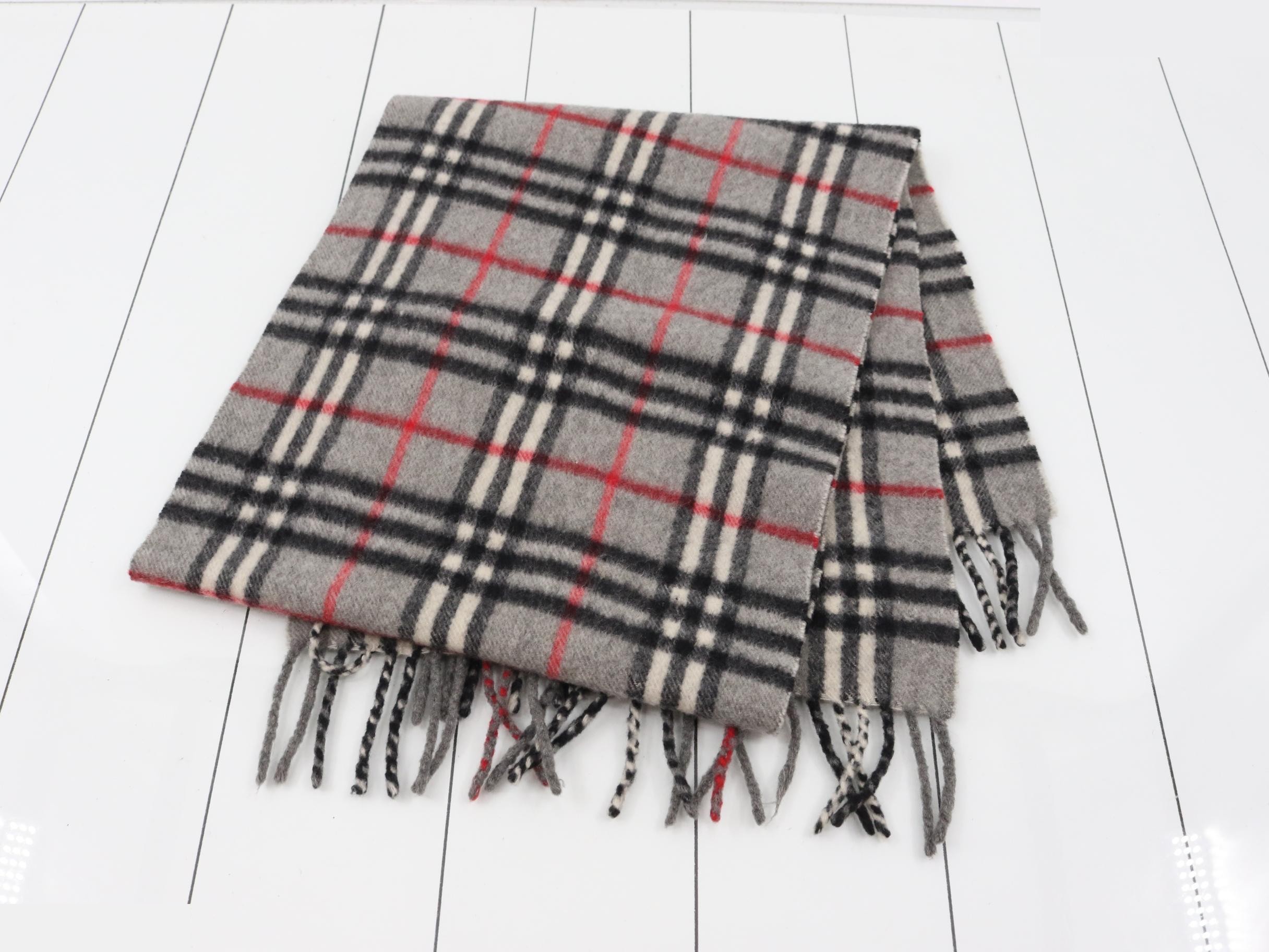 Other lines: Small items, accessories, and scarves — view 3