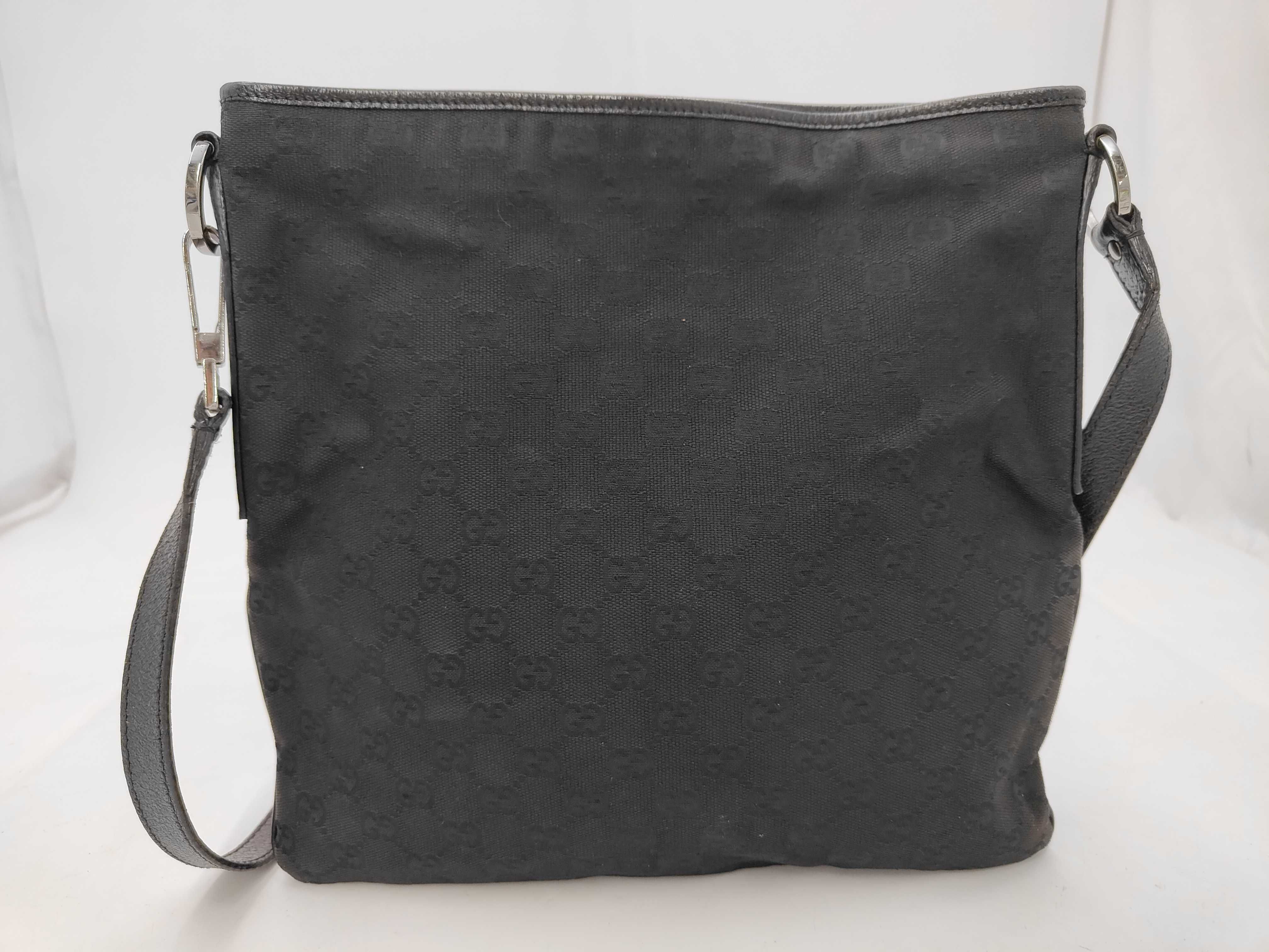 GG Canvas Black Shoulder Bag 113013