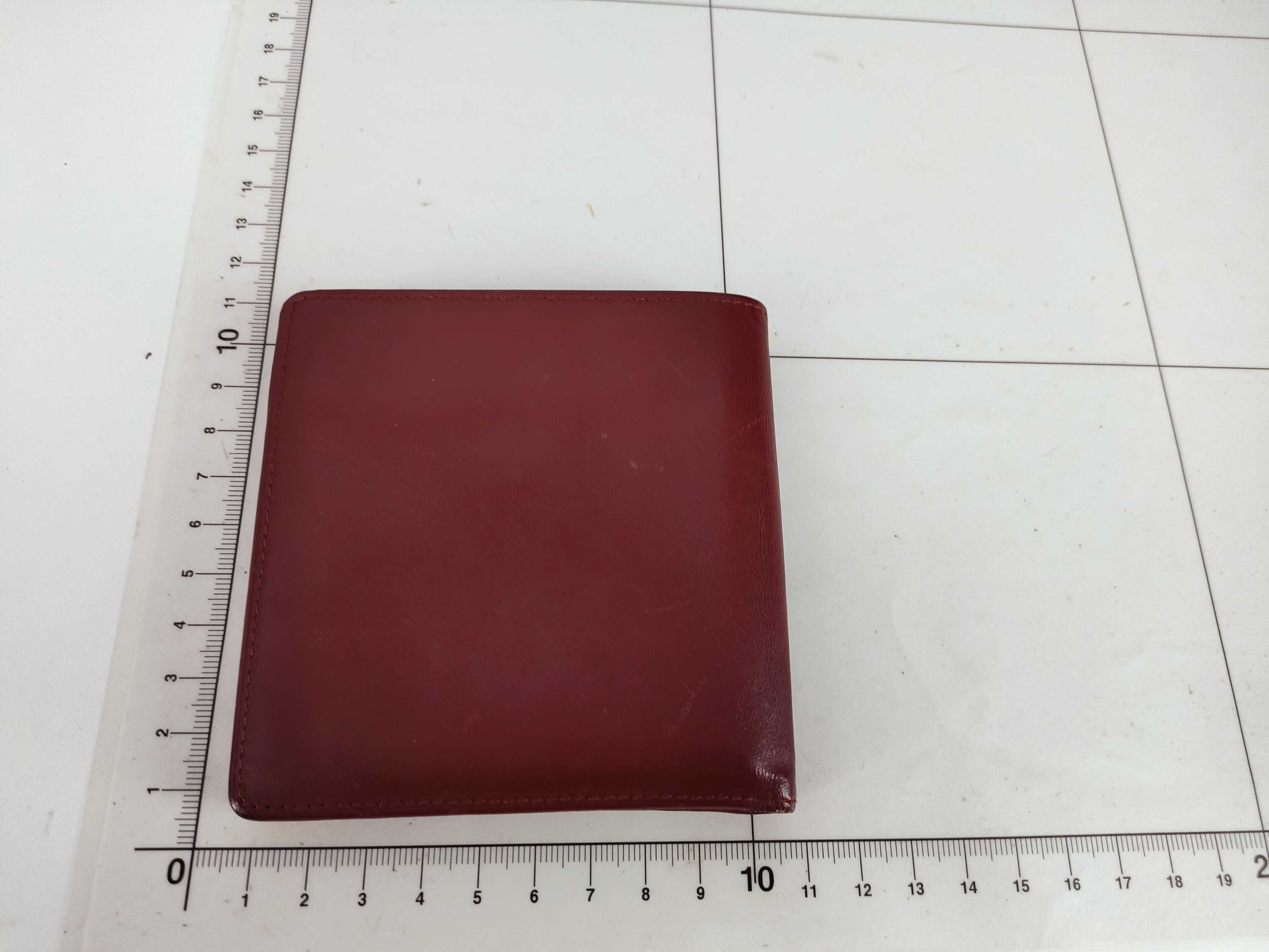 Must line wallet — view 2