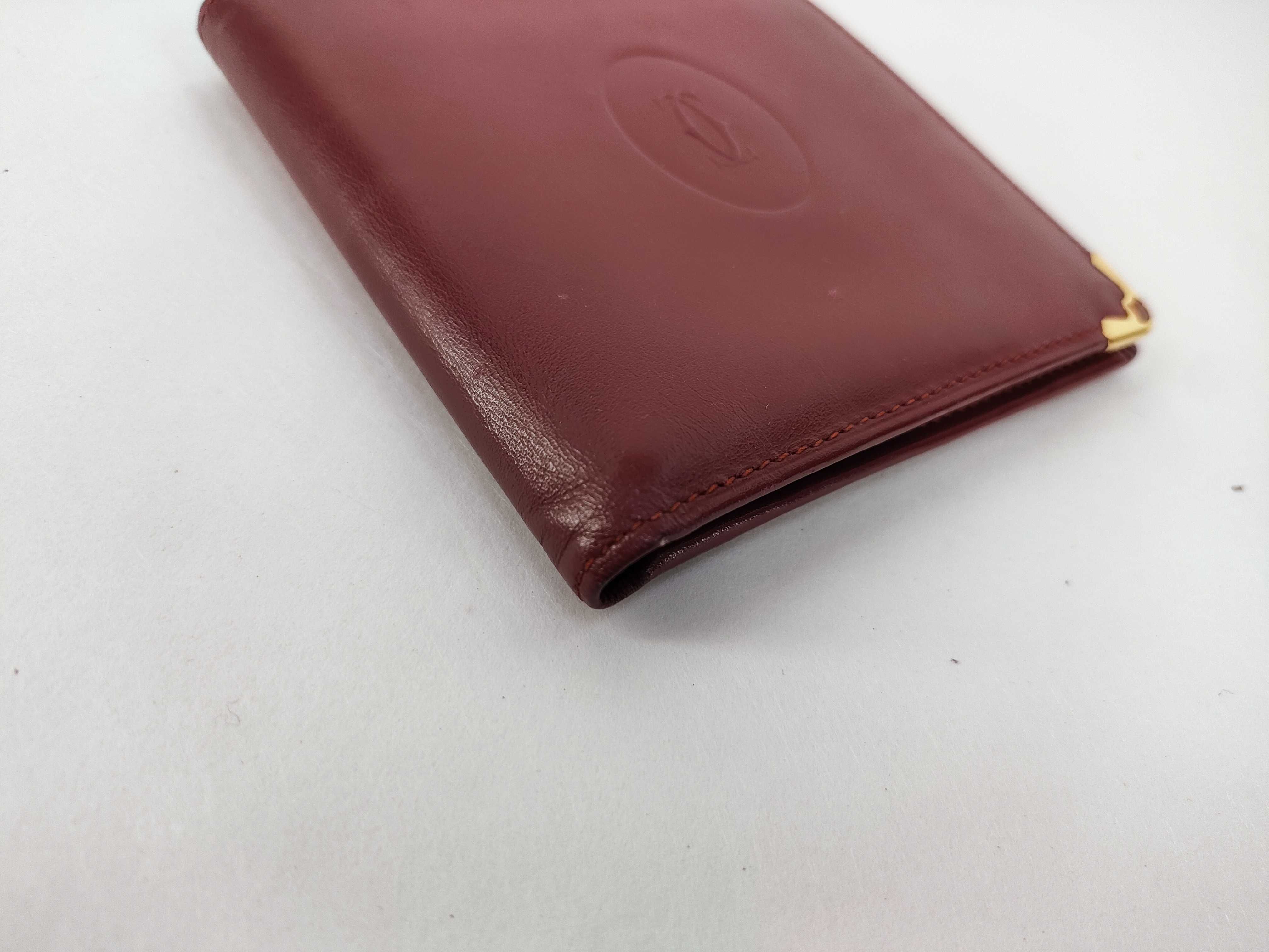 Must line wallet — view 3