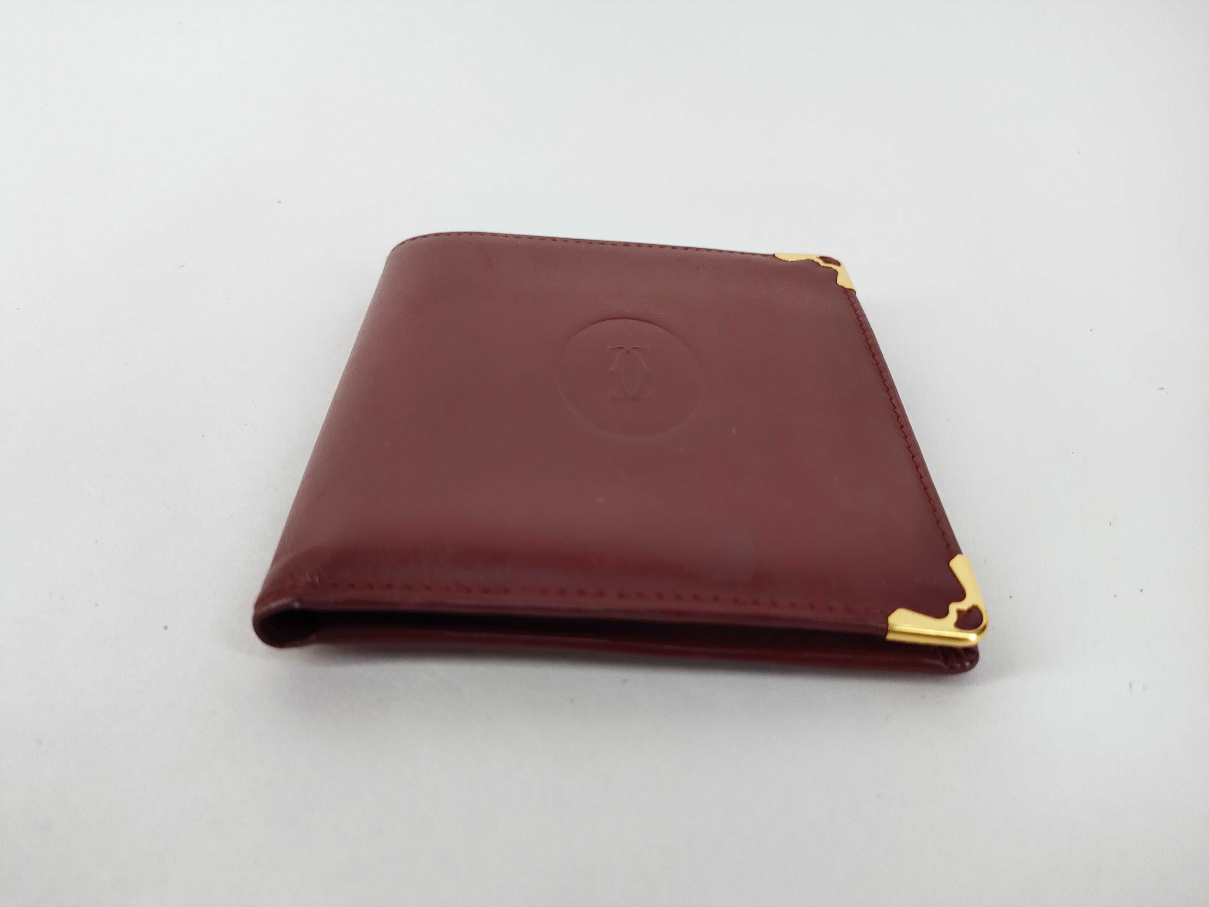 Must line wallet — view 4