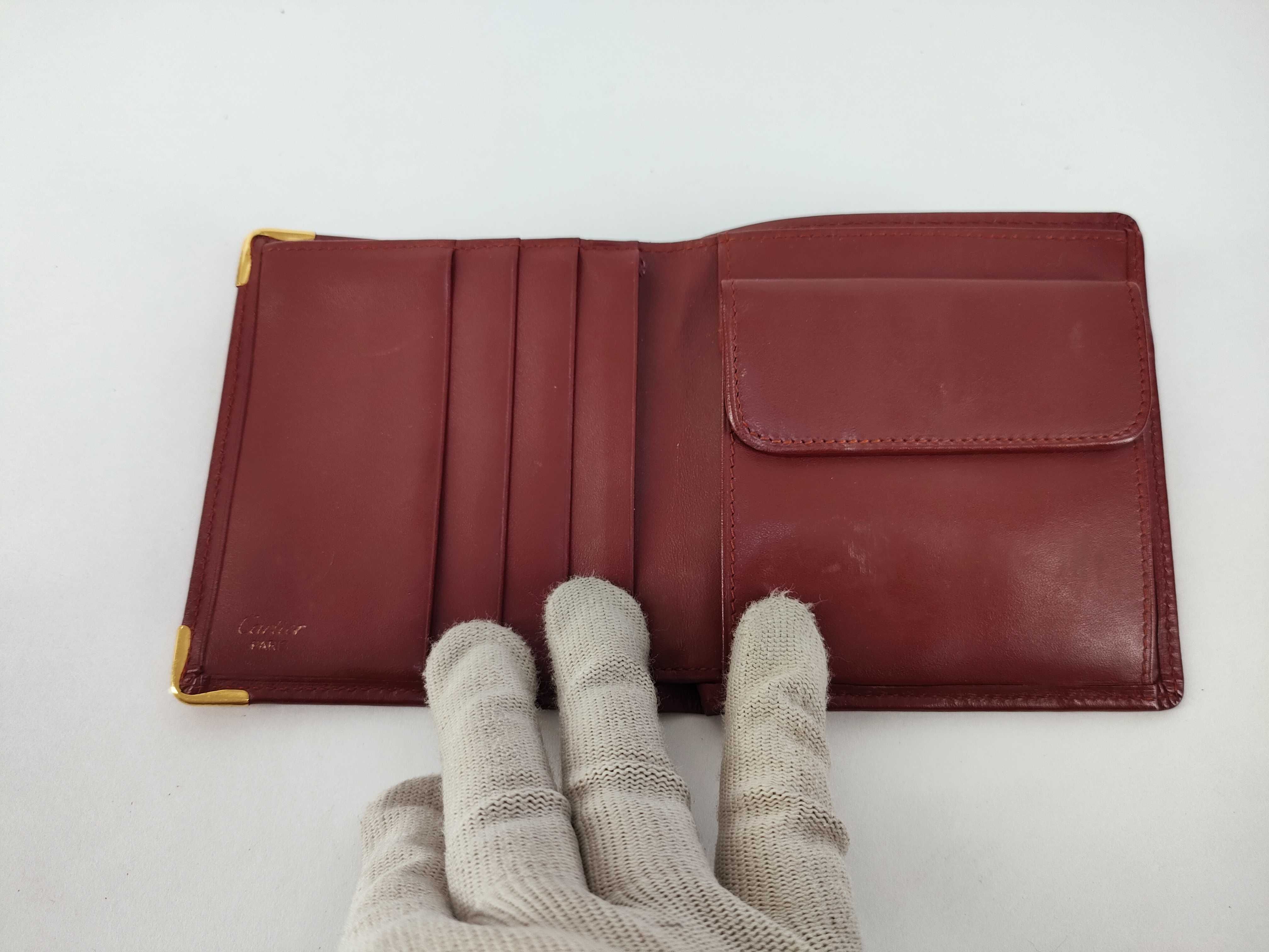Must line wallet — view 8