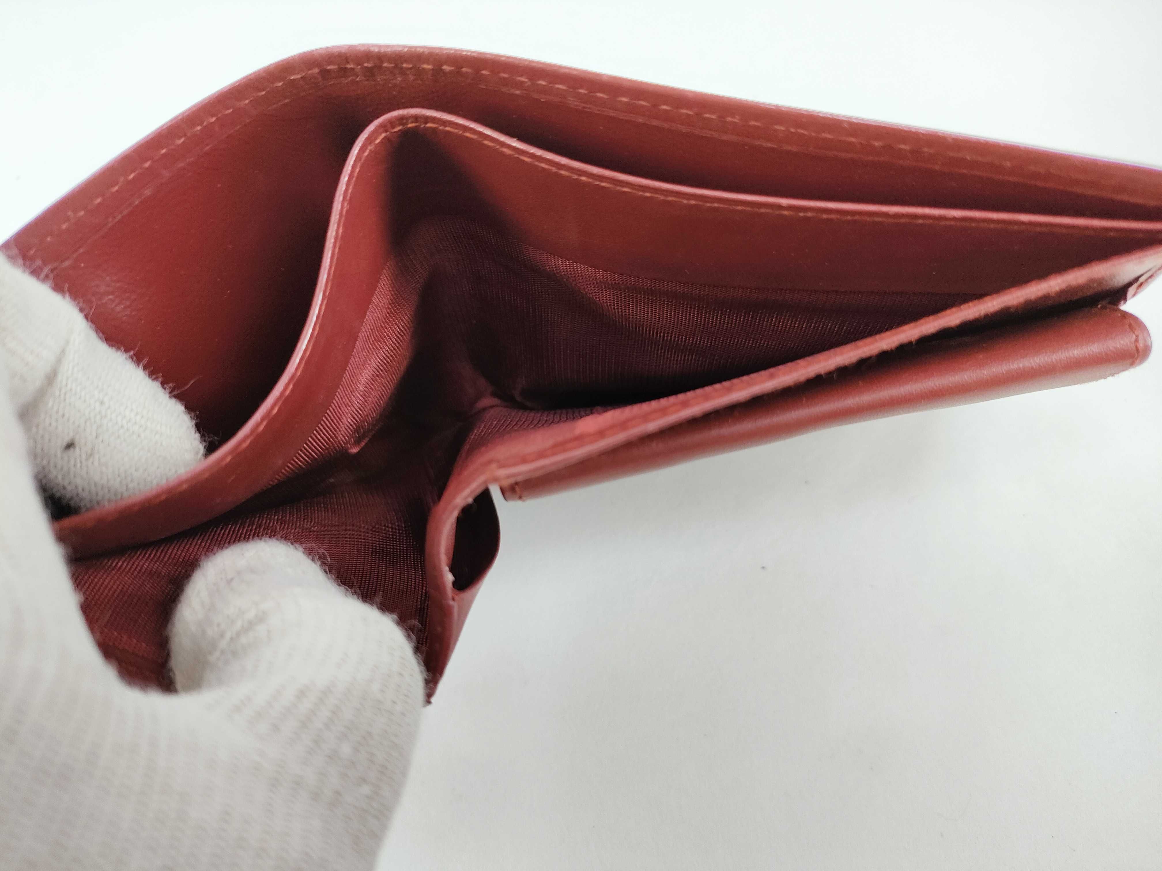 Must line wallet — view 10