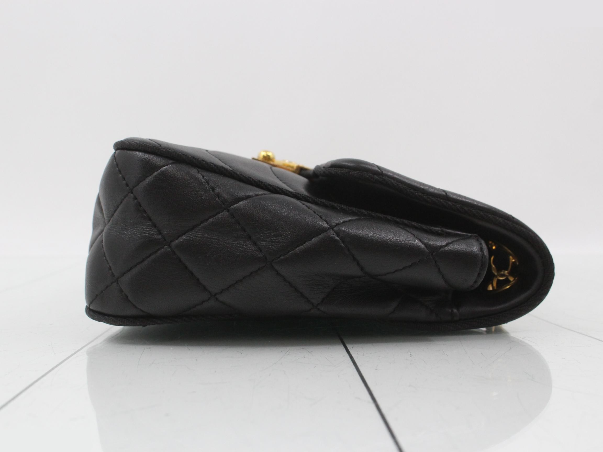 Leather, wave stitching, Coco Mark, chain shoulder bag — view 3