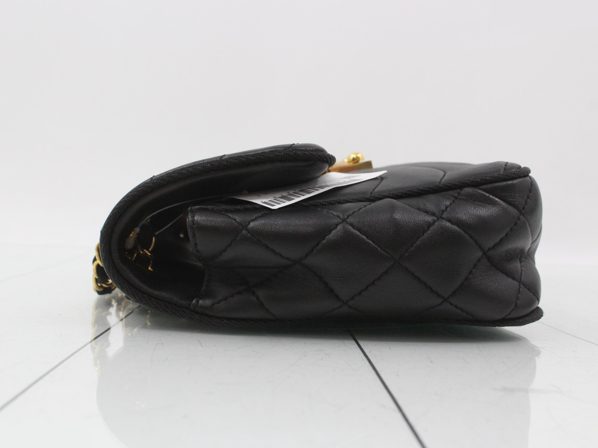 Leather, wave stitching, Coco Mark, chain shoulder bag — view 4