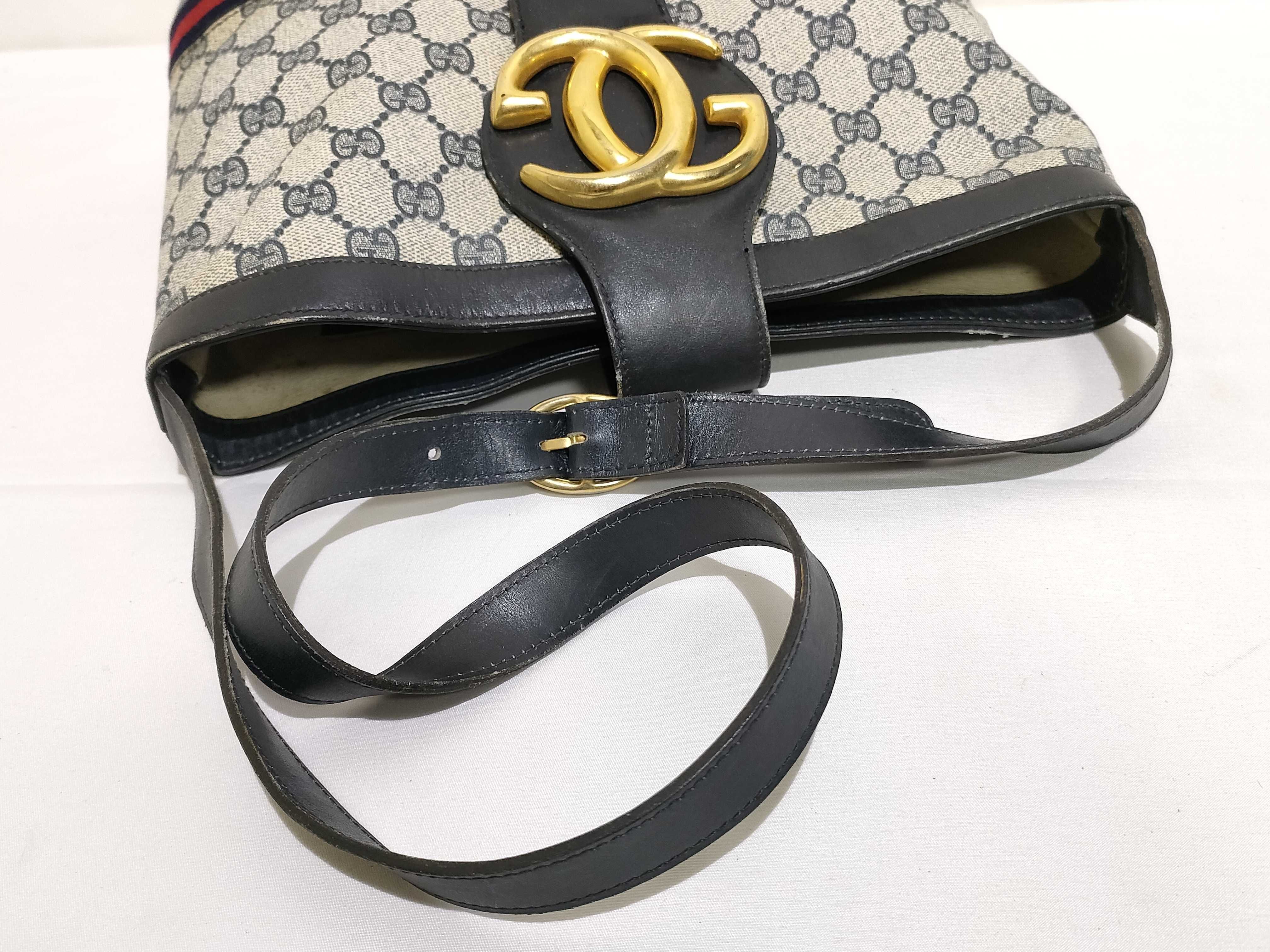 GG Supreme Shoulder Bag (Old GG Hardware) — view 3