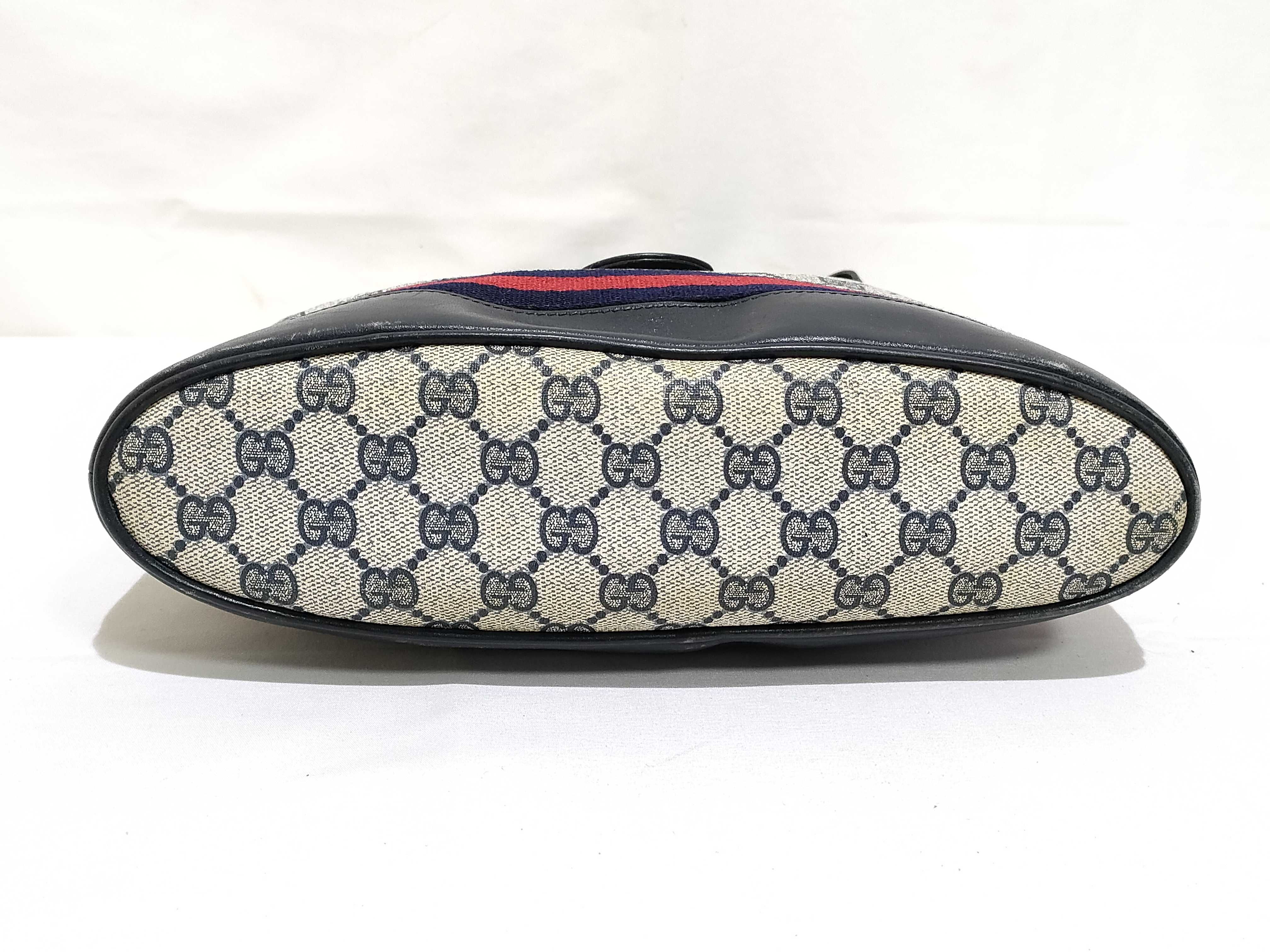 GG Supreme Shoulder Bag (Old GG Hardware) — view 7