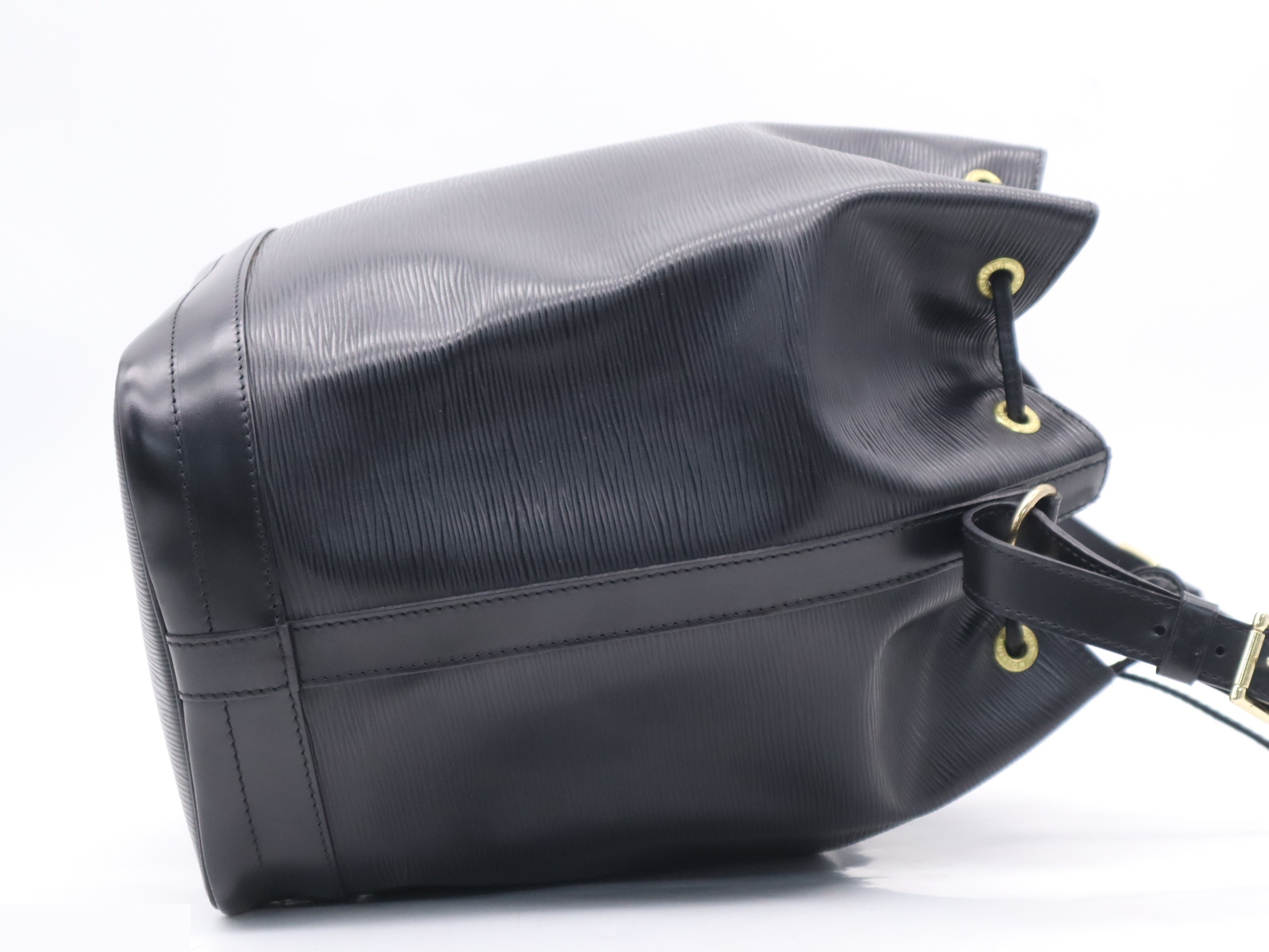 Noé Noir — view 5