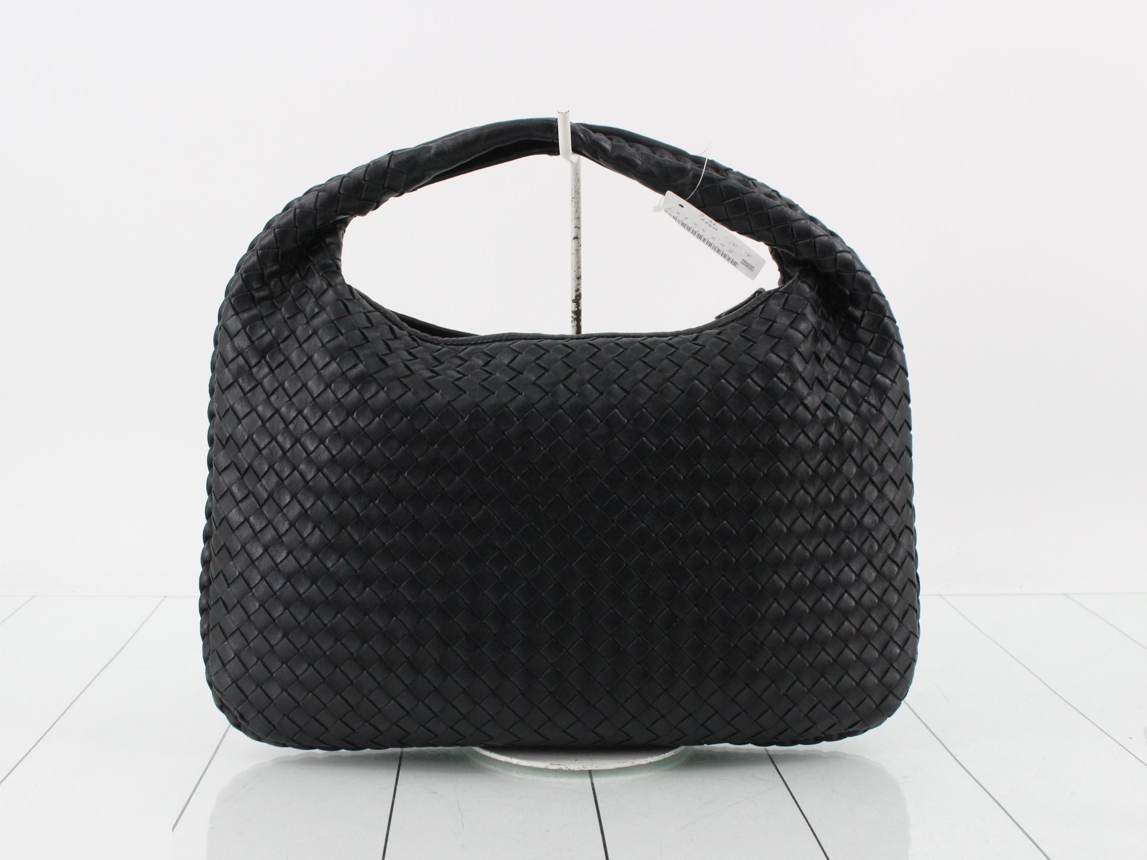 Intrecciato (bag) / Handbag / Hobo — view 2