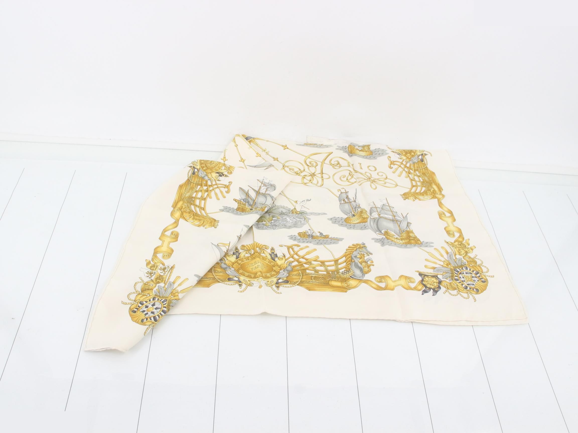 scarf — view 3