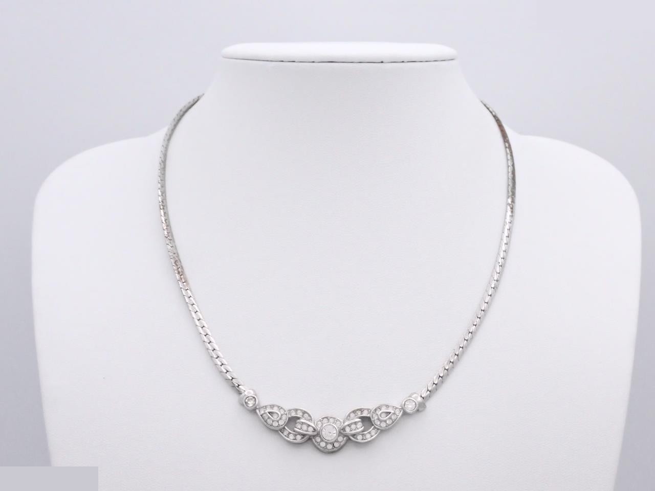 Necklace: Neck circumference approximately 42 cm — view 3