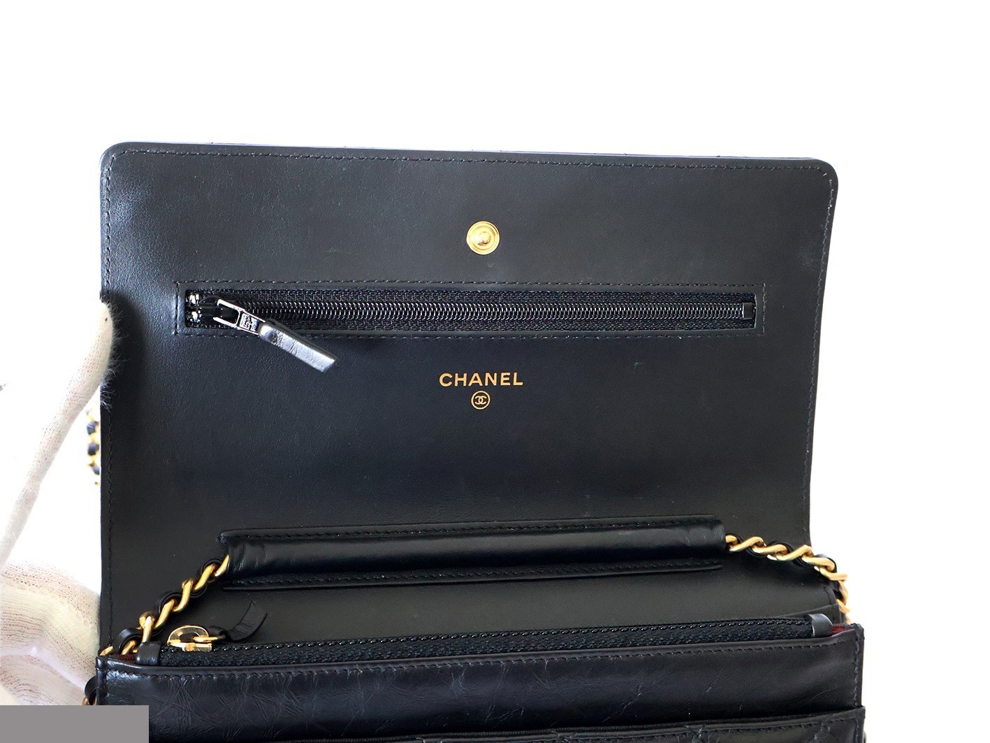 Matelassé Vintage Calf Charm Chain Wallet, Black — view 8