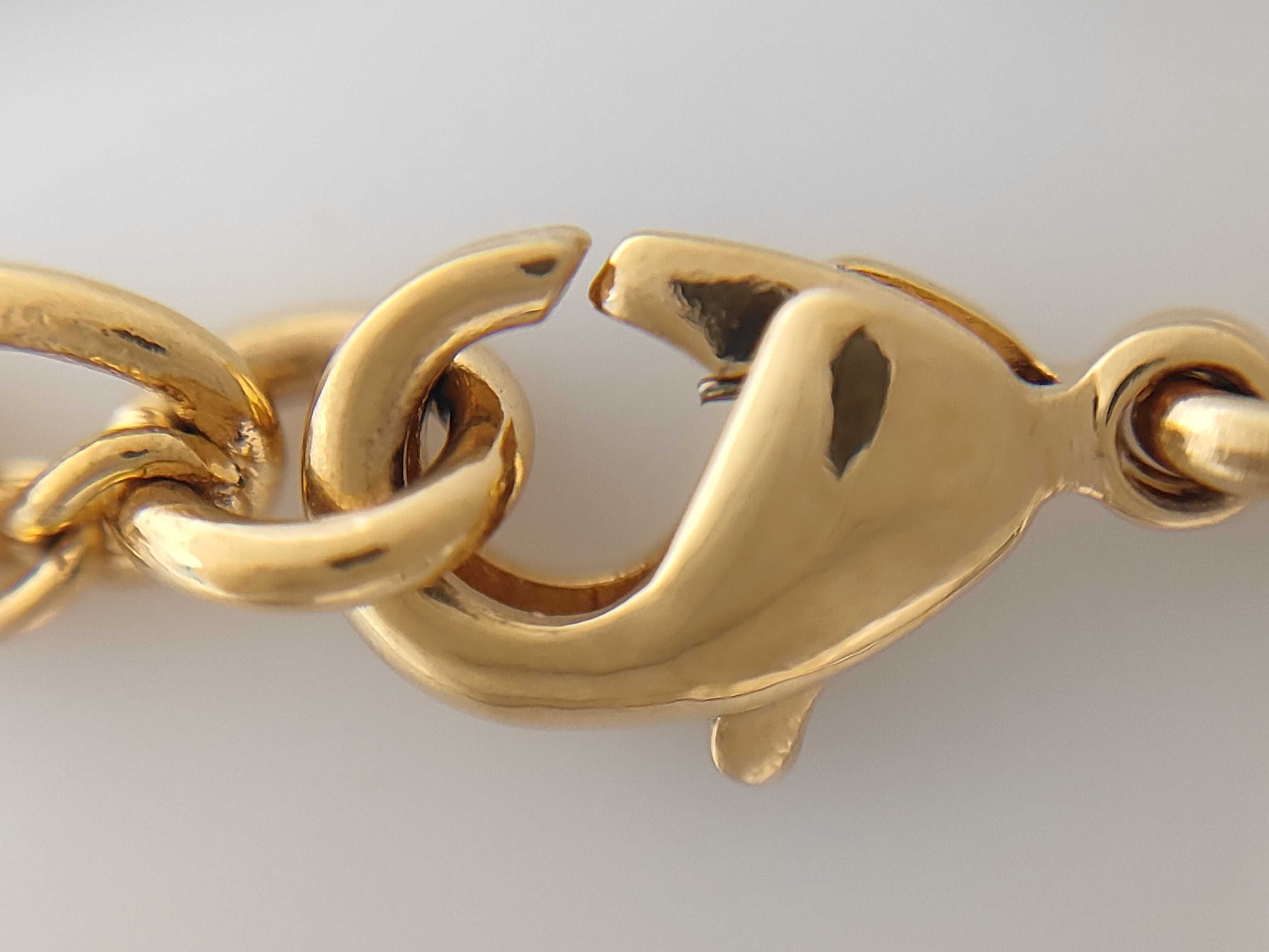Essential V Gold Necklace — view 5