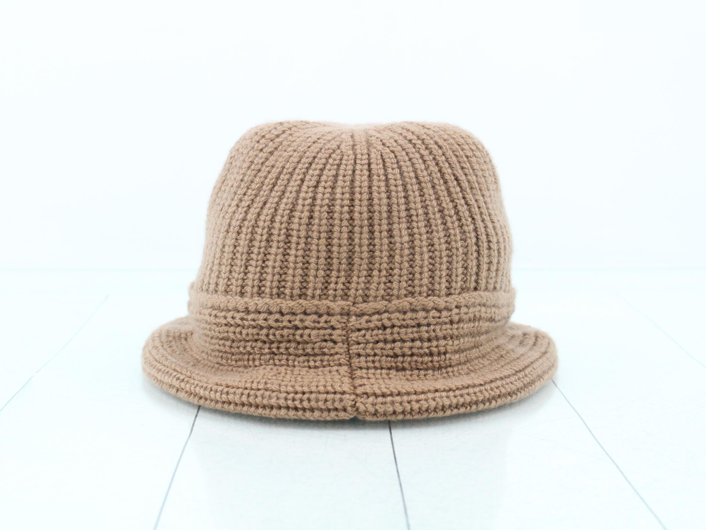 Knit hat with logo, 100% cashmere. — view 2
