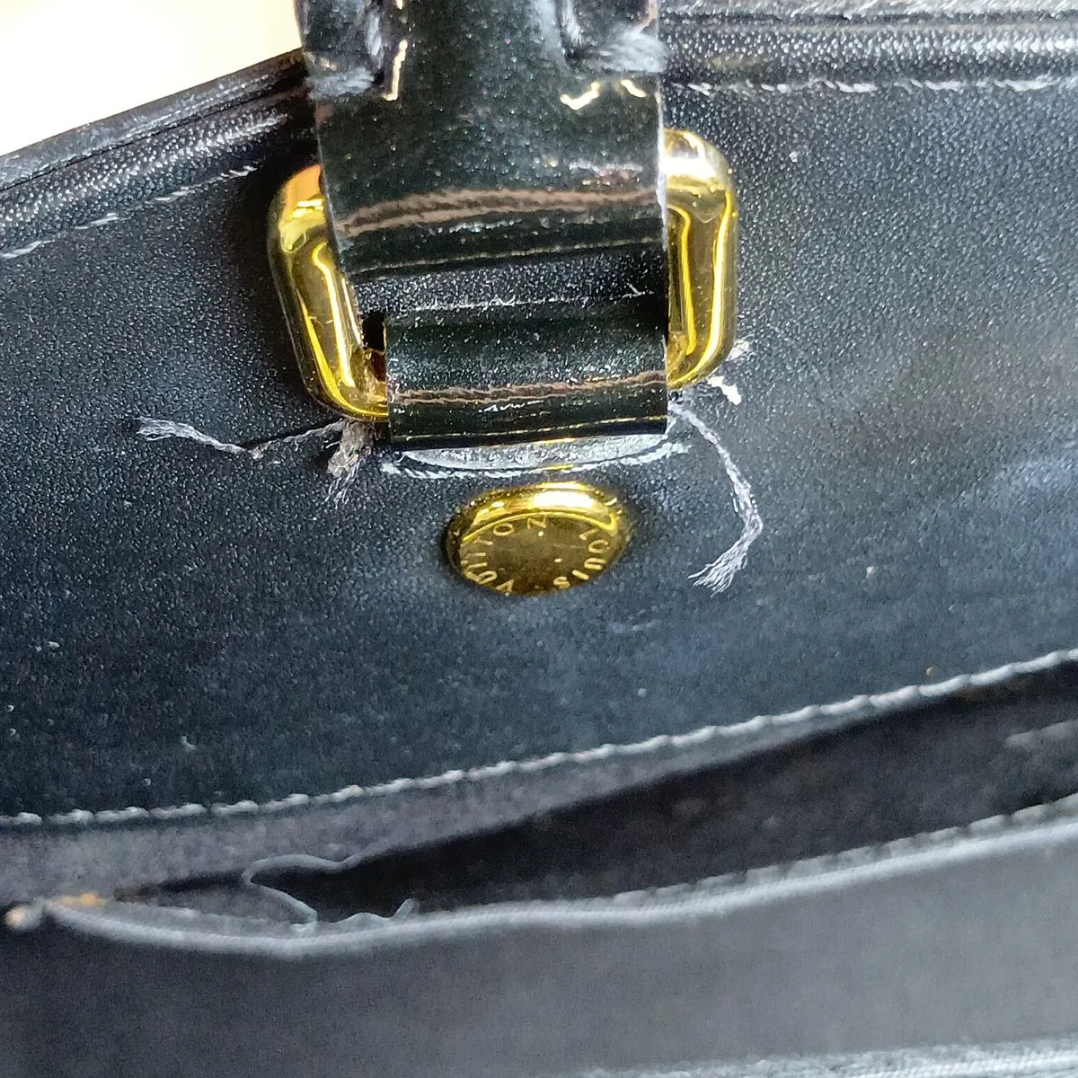 Vernis Montaigne MM M50168 CA5104 Black — view 13