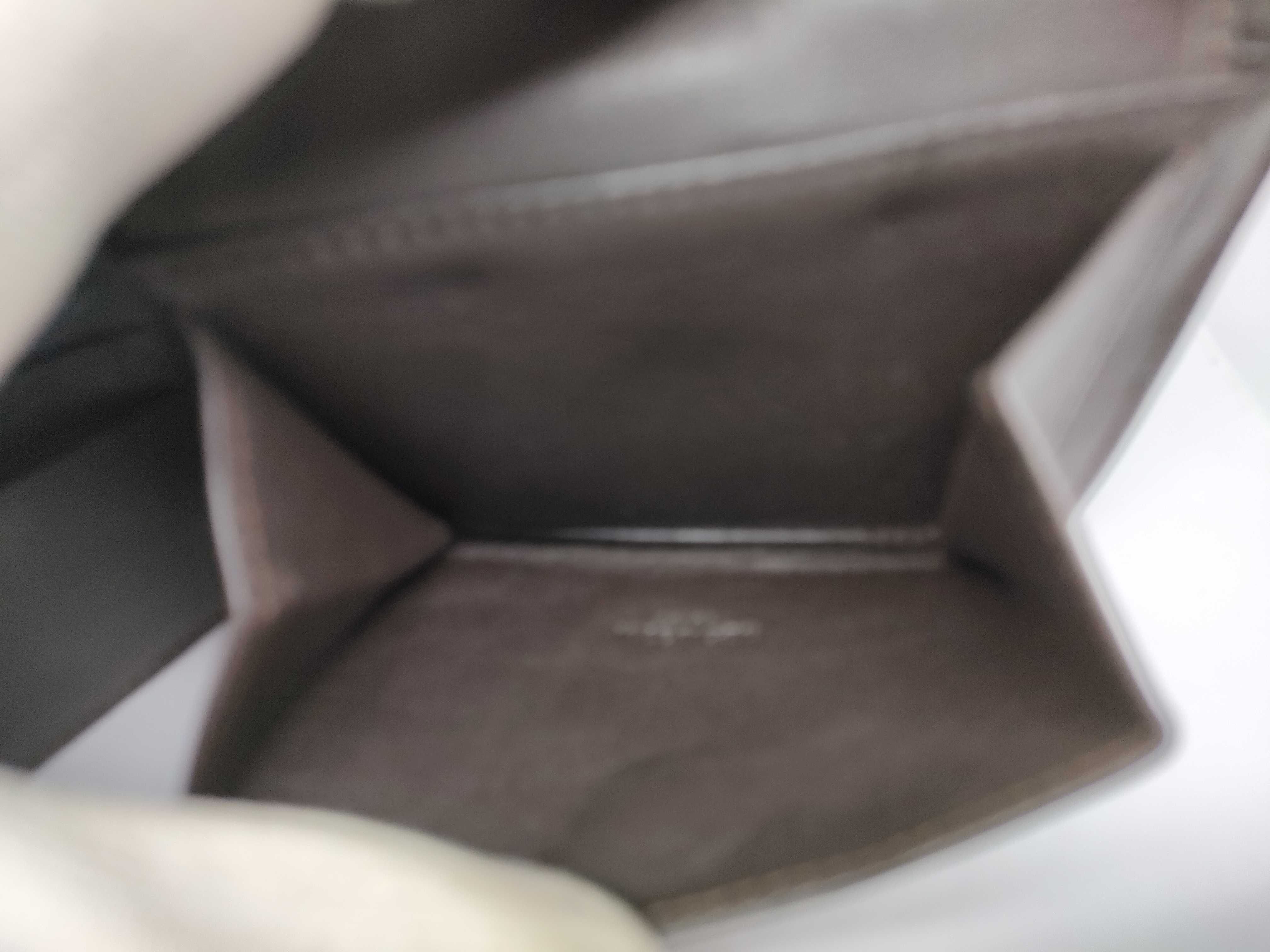 bi-fold wallet — view 9