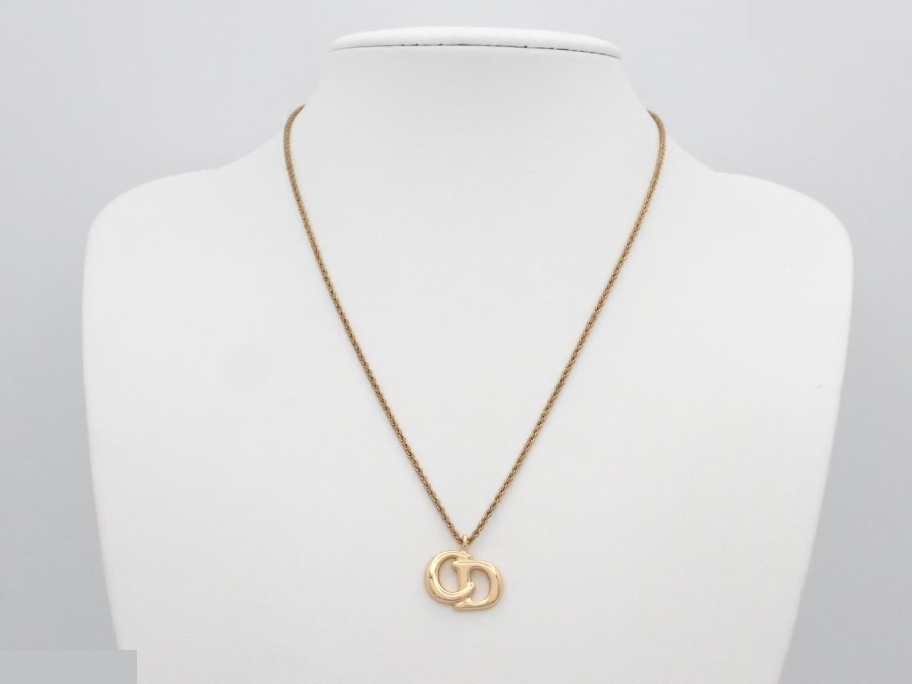 Other lines: Precious metal necklaces and pendants, chain approximately 42cm. — view 3