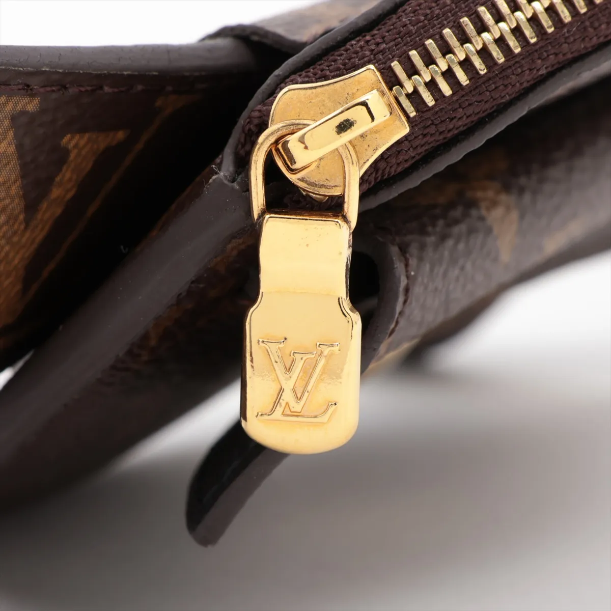 M0236Y Ceinture Daily Multi-Pocket CT1210 Waist Pouch 80 PVC x Leather Brown. Shows signs of wear, including — view 13