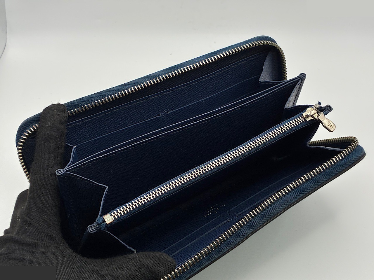 M61873 Epi Zippy Wallet — view 4