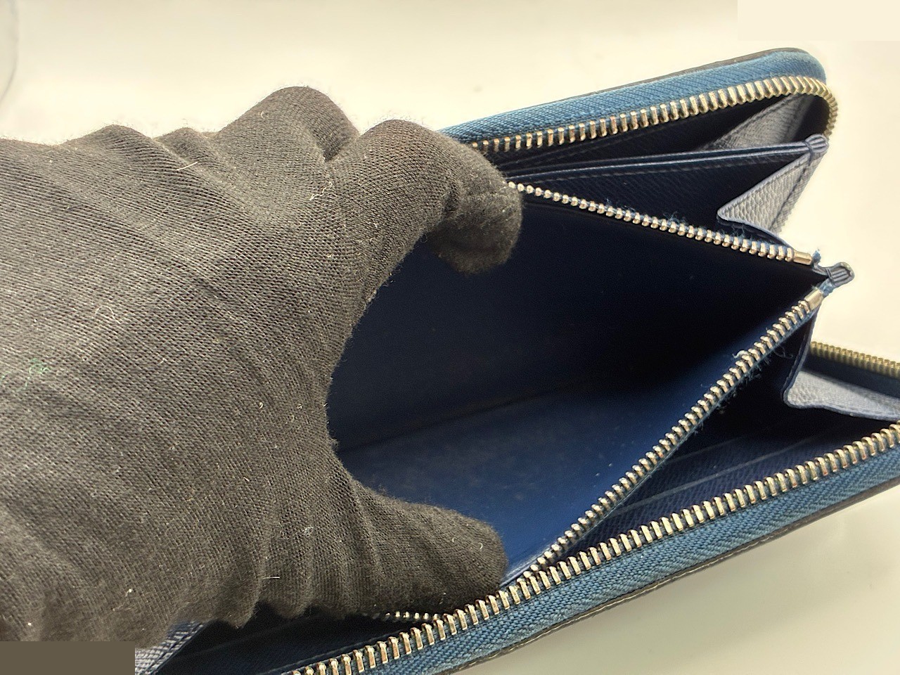 M61873 Epi Zippy Wallet — view 5