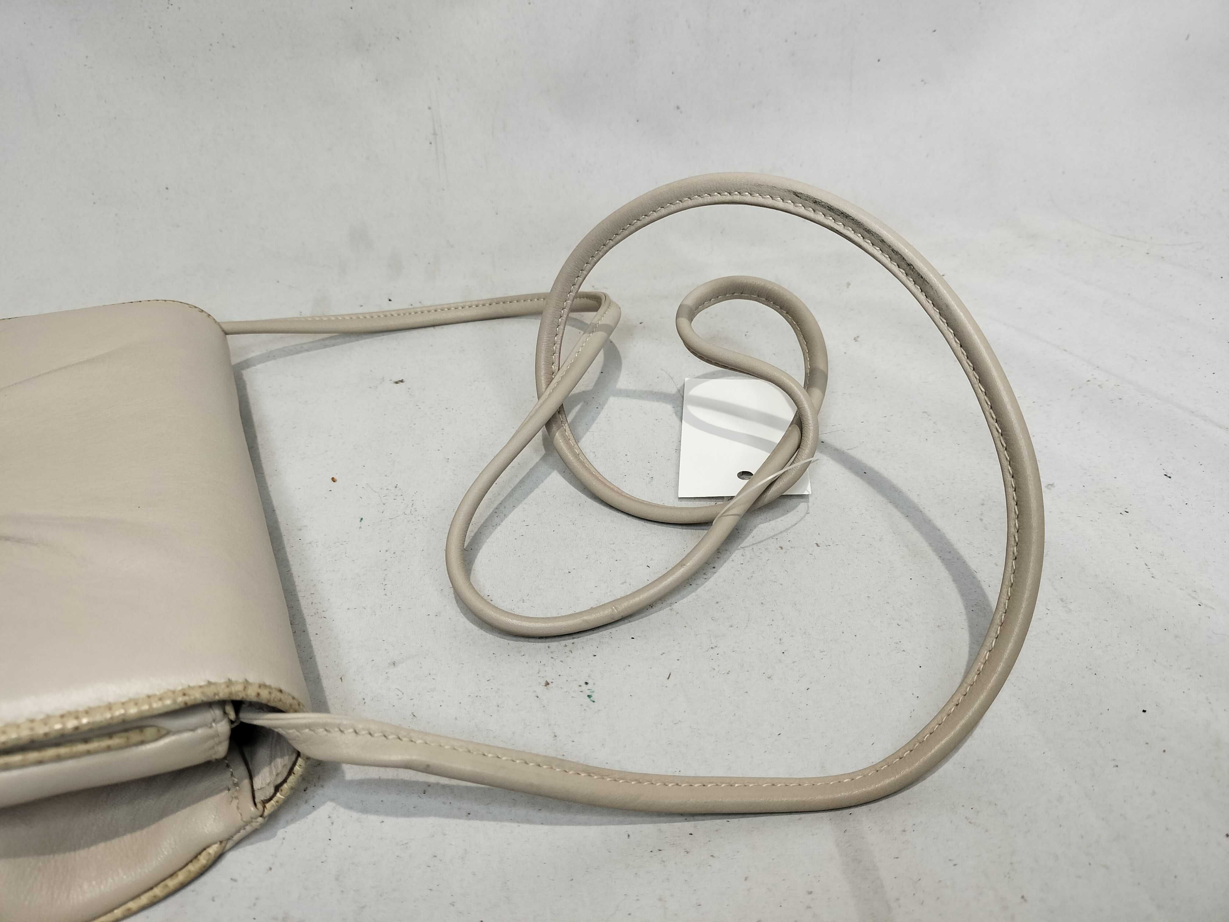 Leather Shoulder Bag Vintage Shoulder Bag — view 4