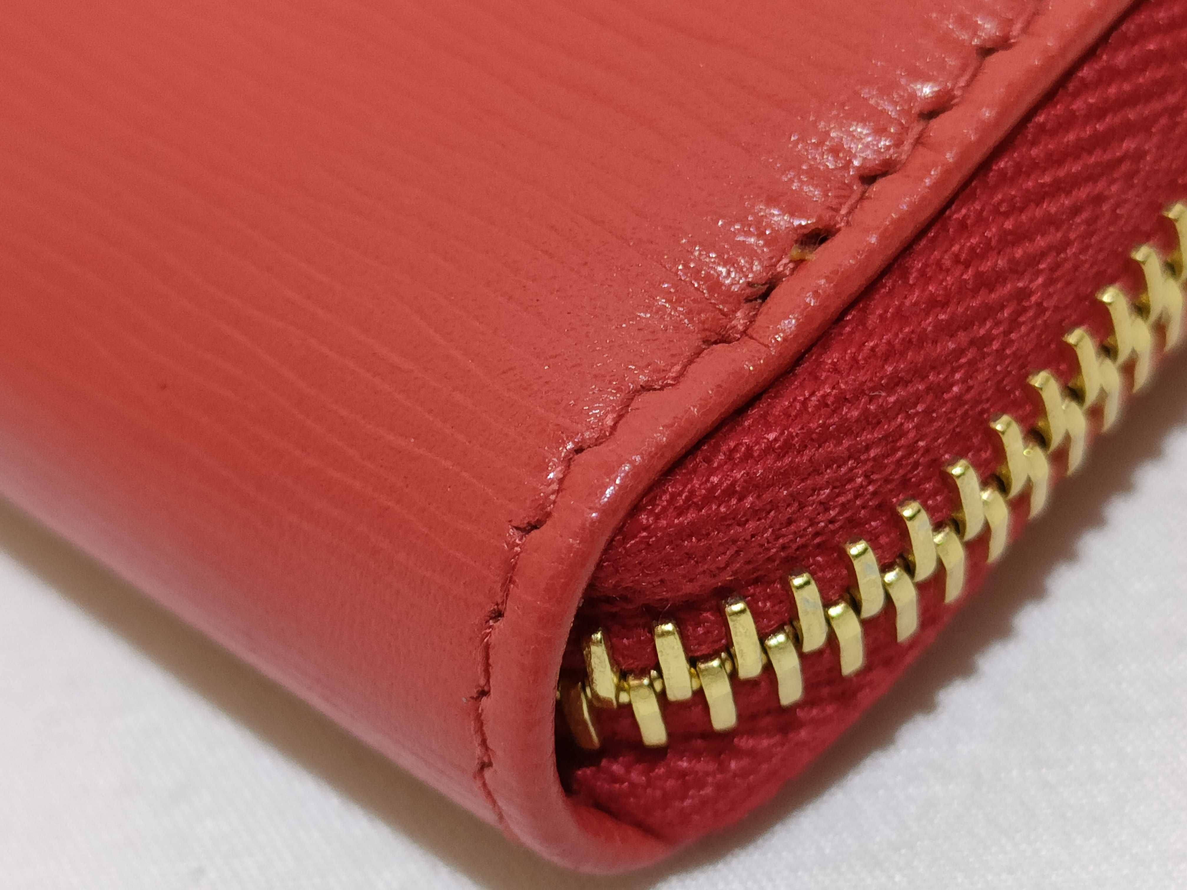 wallet — view 4