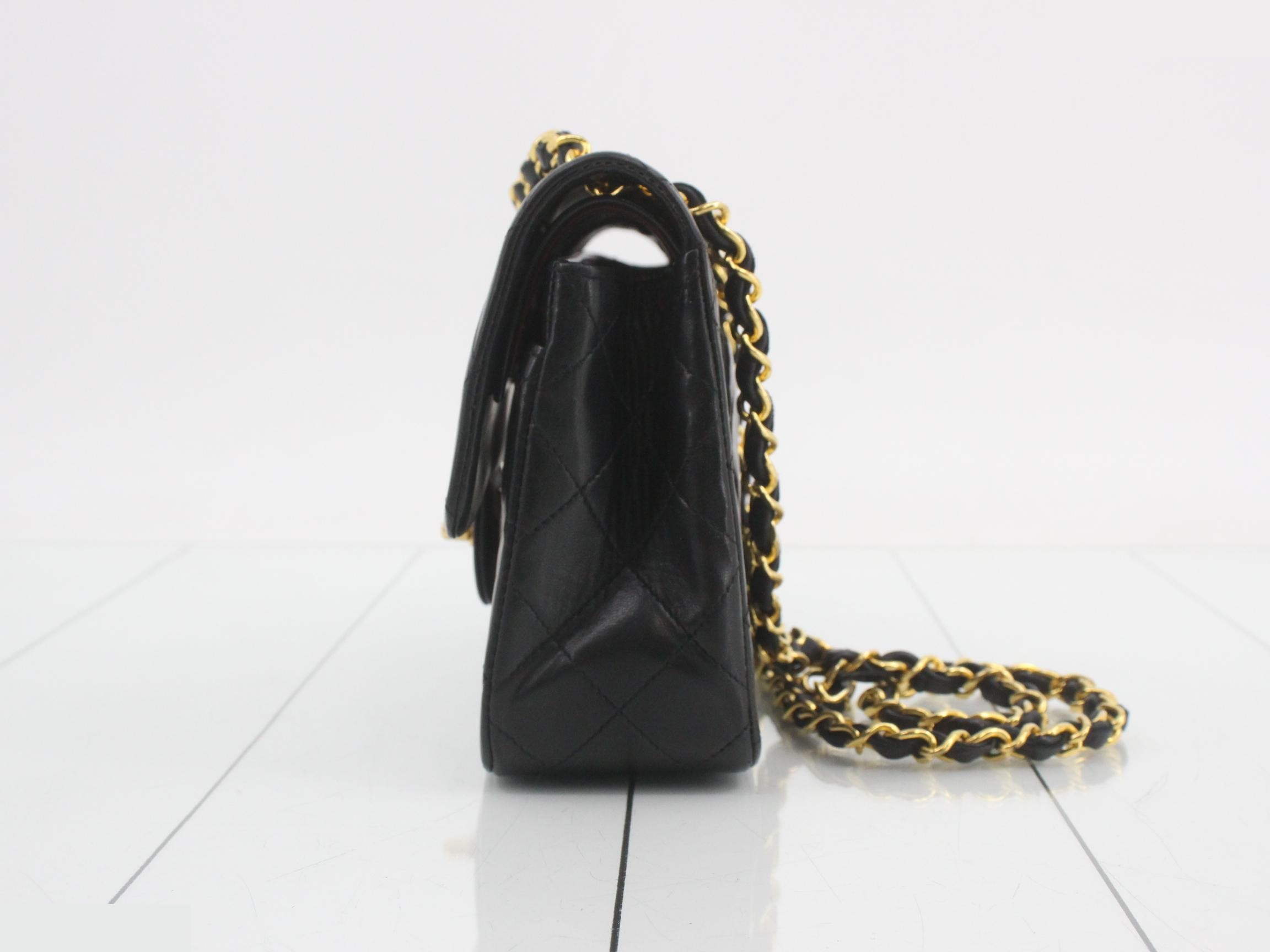 Matelassé 23 Shoulder Bag — view 3