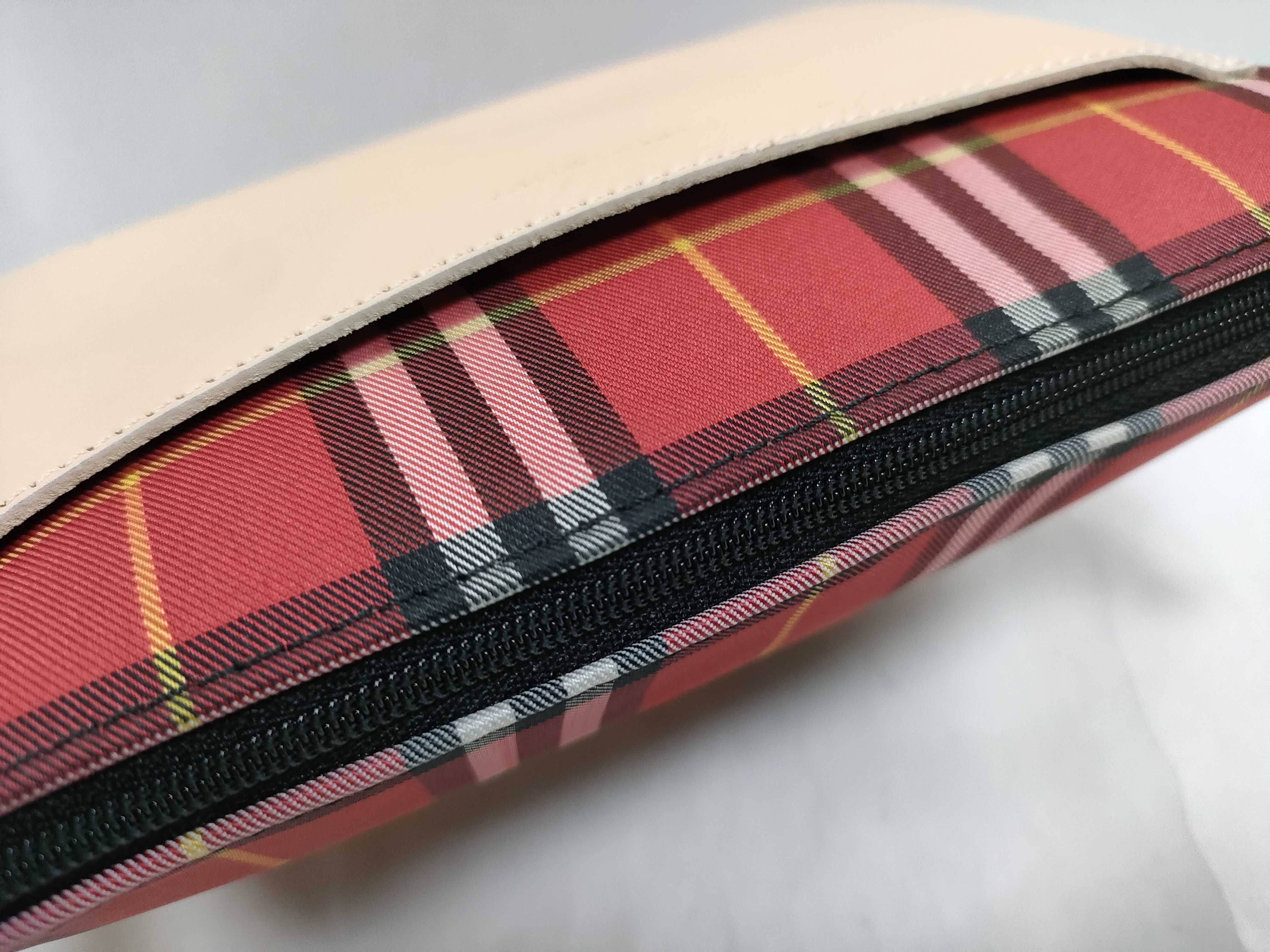 Check Pouch — view 5