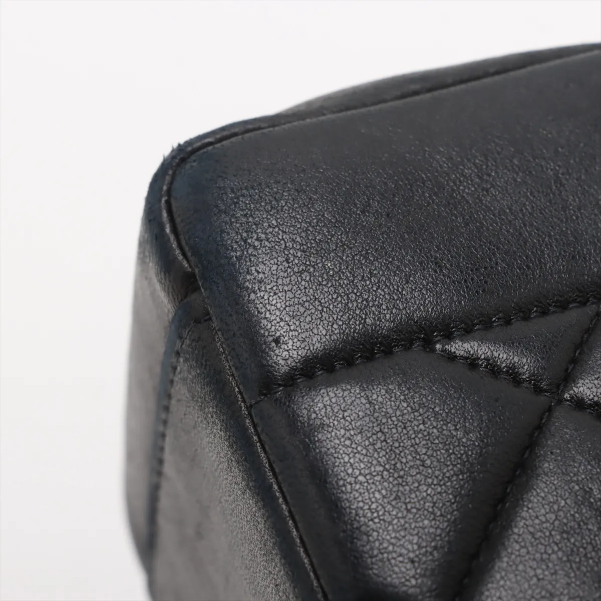 Matelasse Lambskin Single Flap Single Chain Bag Diana Flap Black Gold Hardware 4978422 4th Series — view 9