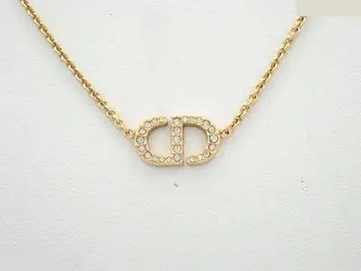 Other lines: Precious metals, necklaces, pendants, chain approximately 46cm.