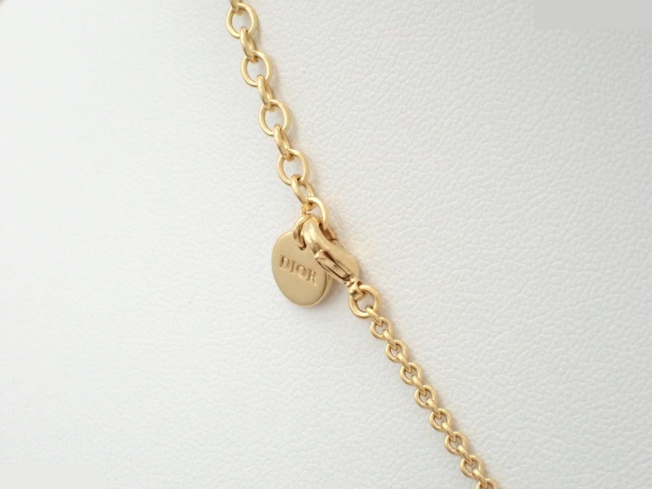 Other lines: Precious metals, necklaces, pendants, chain approximately 46cm. — view 2