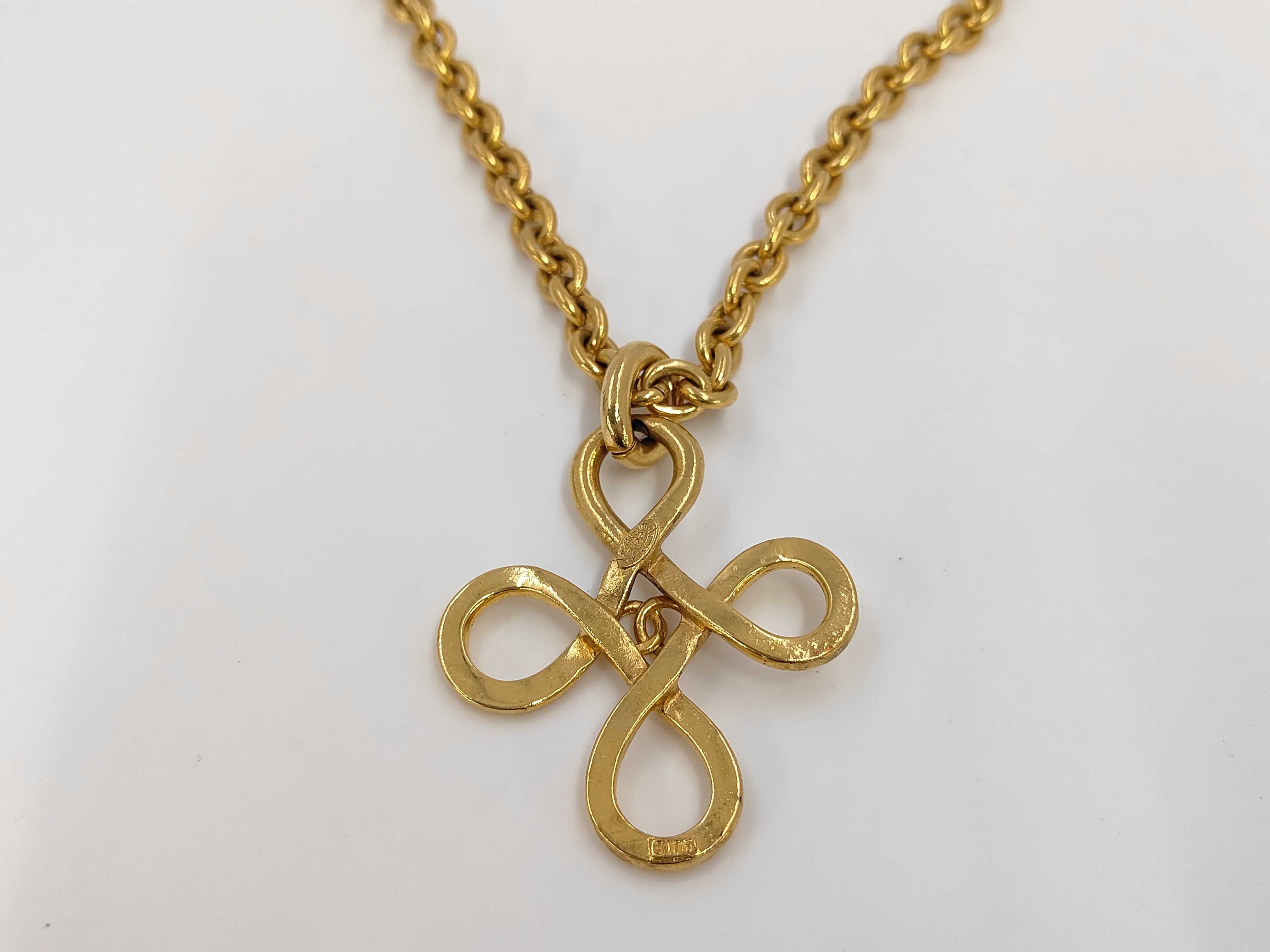 necklace — view 2