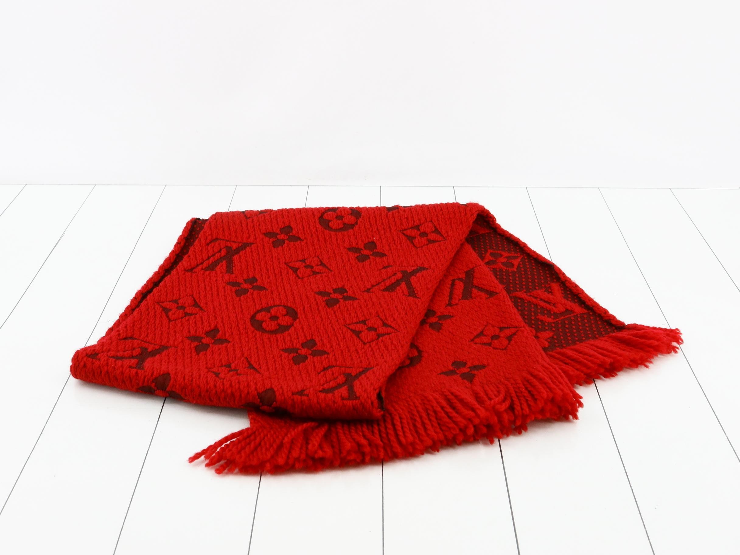 Logo Mania Red (with domestic tag) — view 3