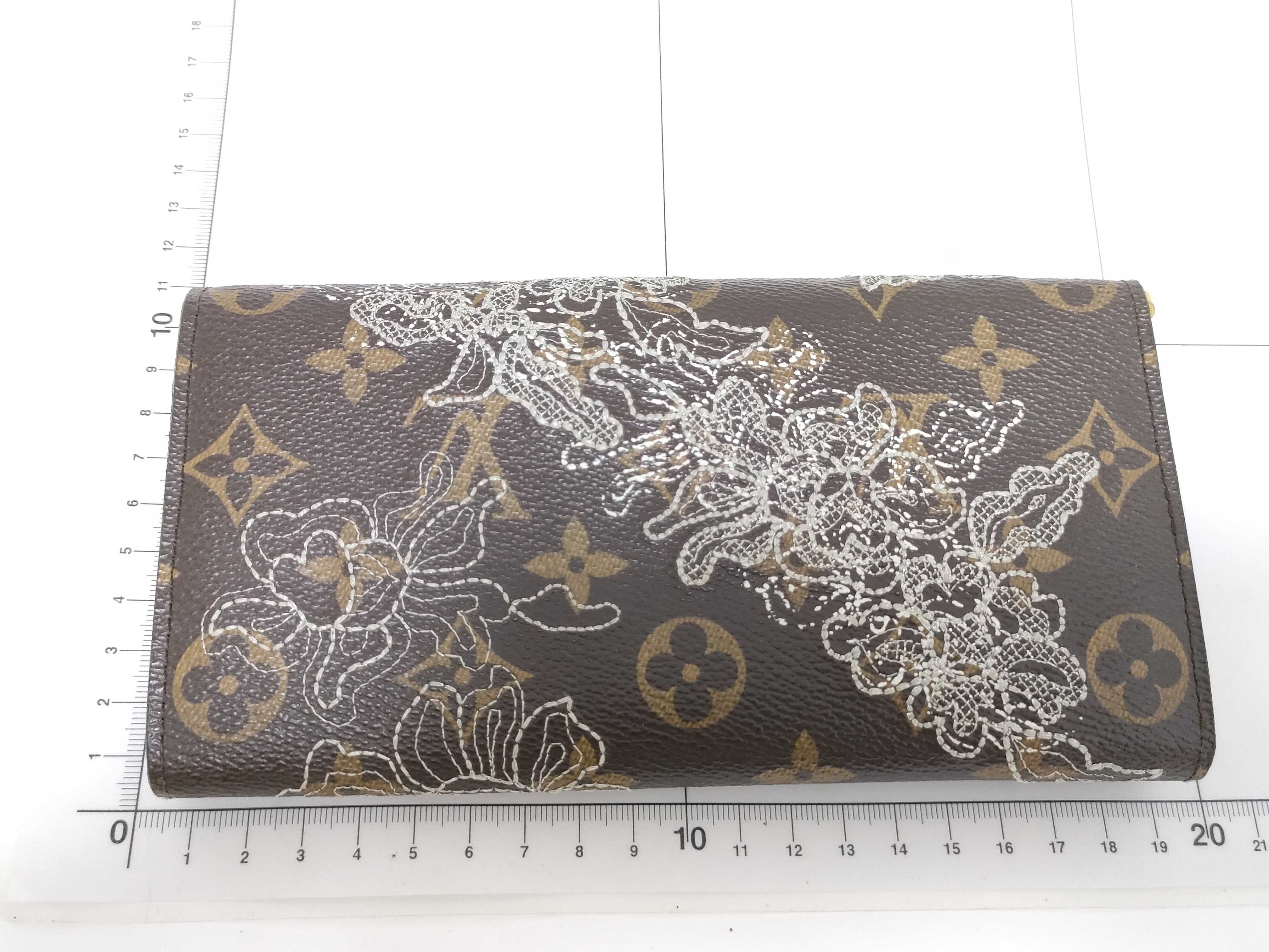 Monogram Dantelle Portefeuille Sara M95389 Wallet — view 2