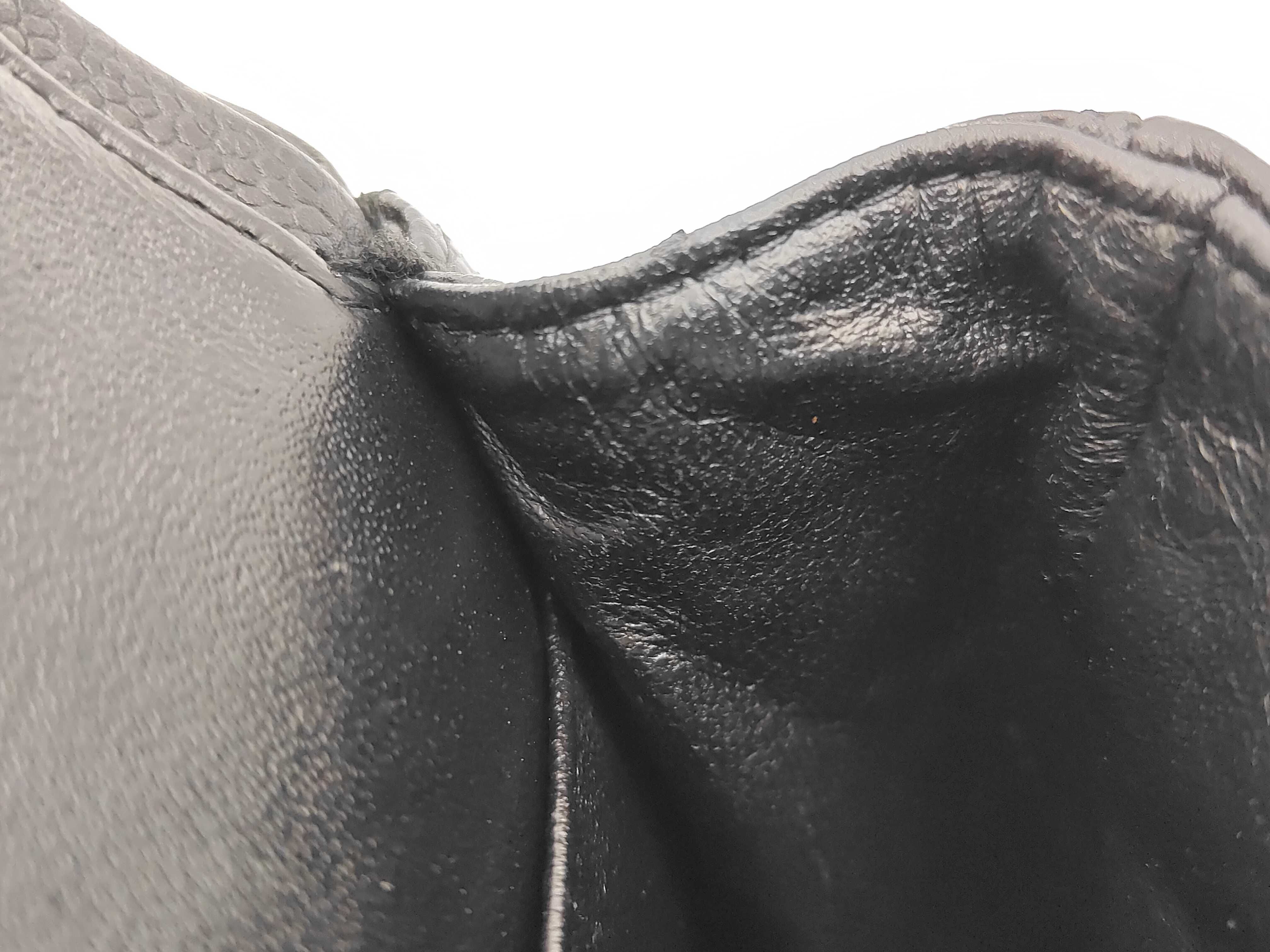 Matelassé 25 Caviar Skin Double Flap Chain Shoulder Bag (with seal, serial number in the 9 range) — view 14