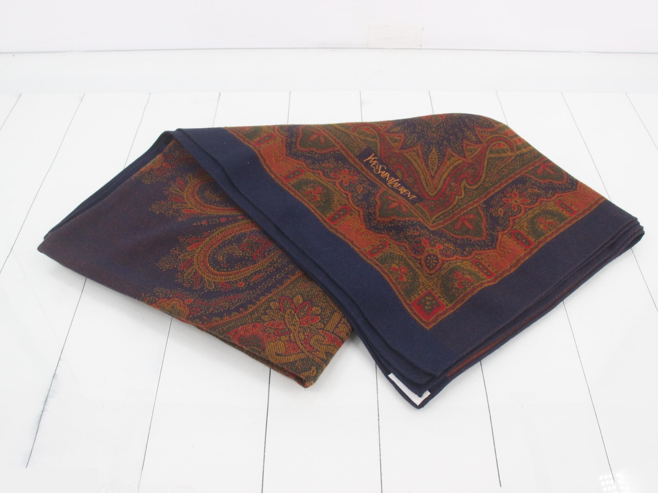 Large shawl, 87% lamb's wool, 13% cashmere, 31% silk. — view 2